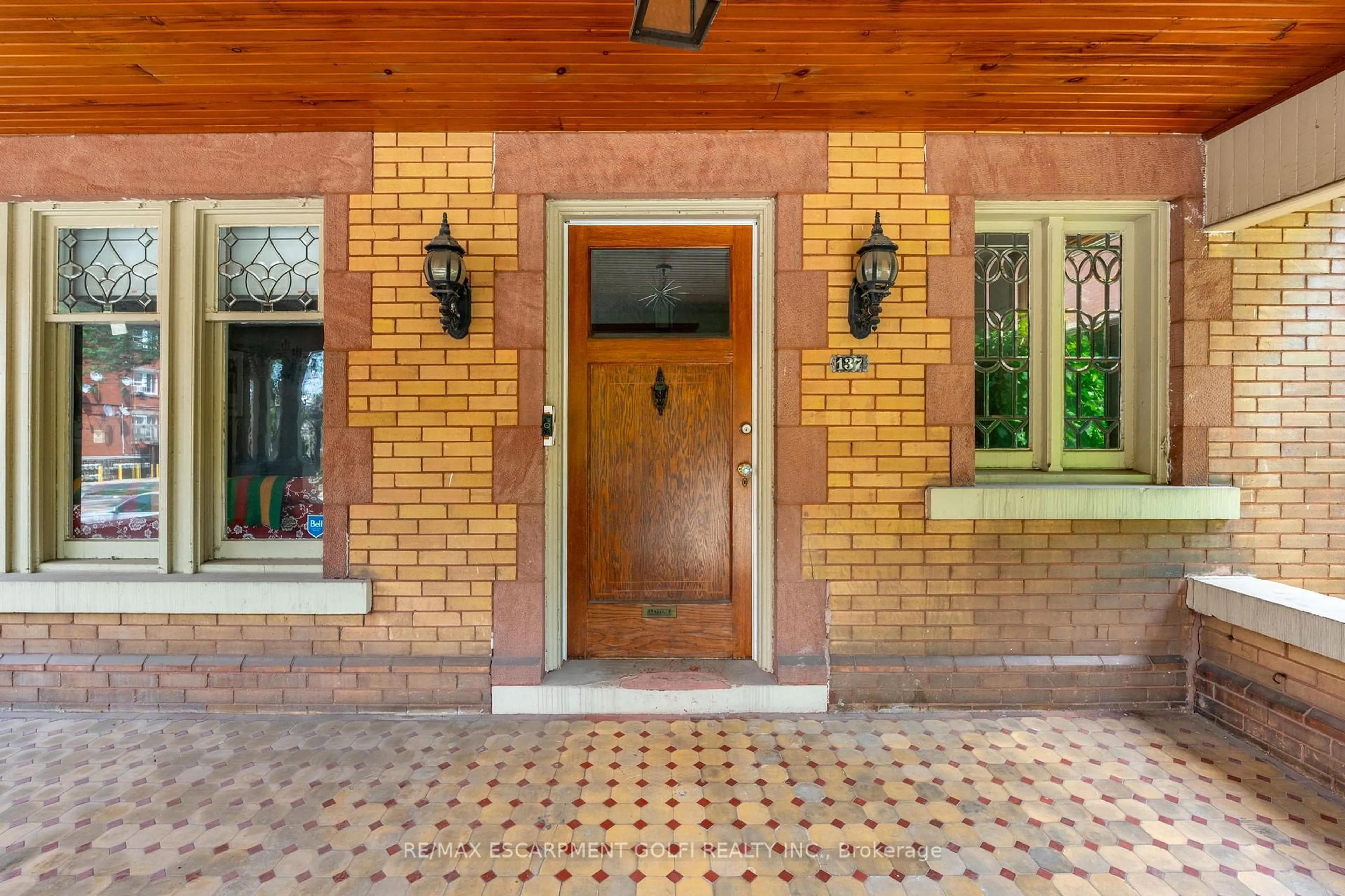 Unknown for 137 Sherman Ave, Hamilton Ontario L8M 2R1