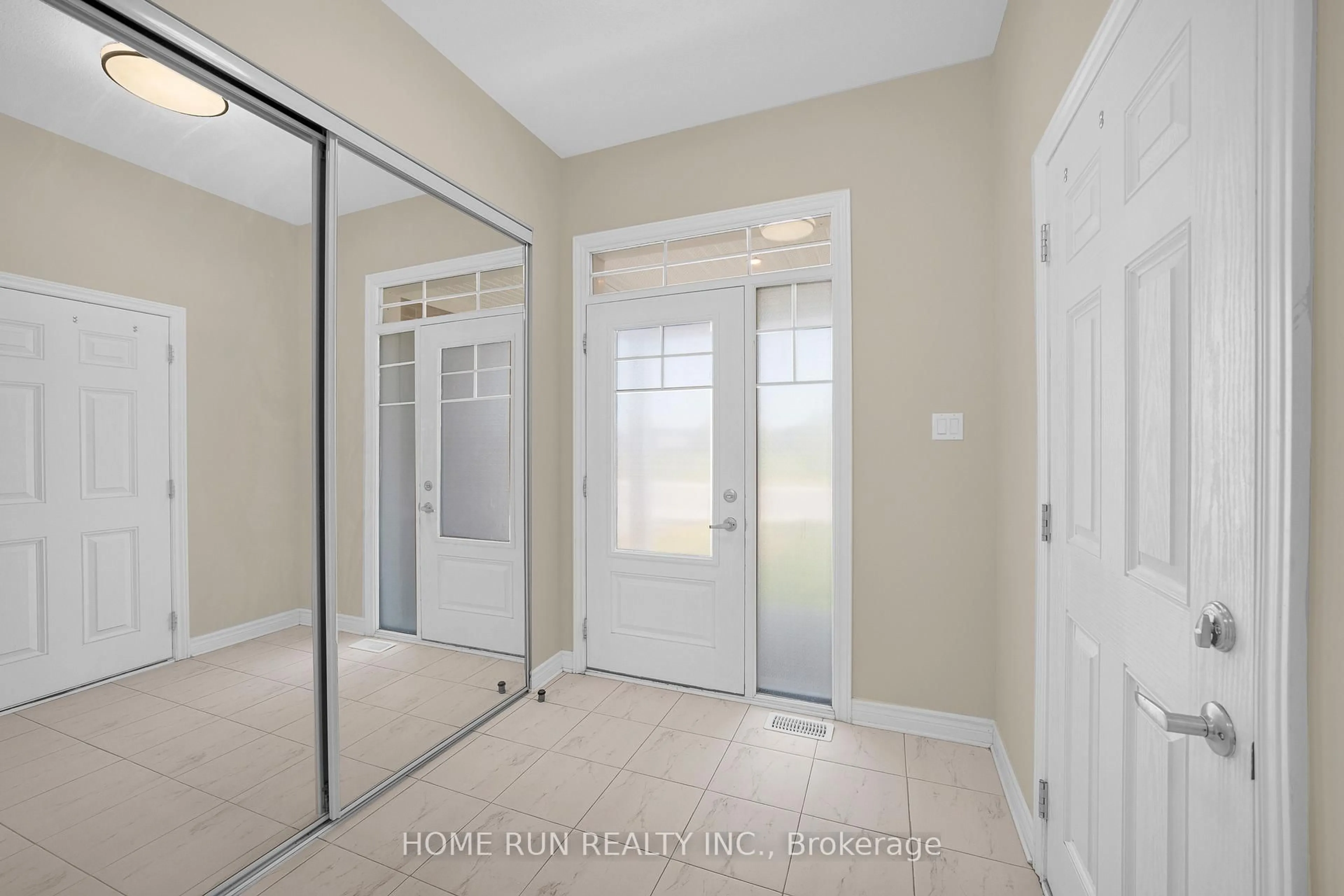 Indoor entryway for 818 Clarity Ave, Nepean Ontario K2J 6L9