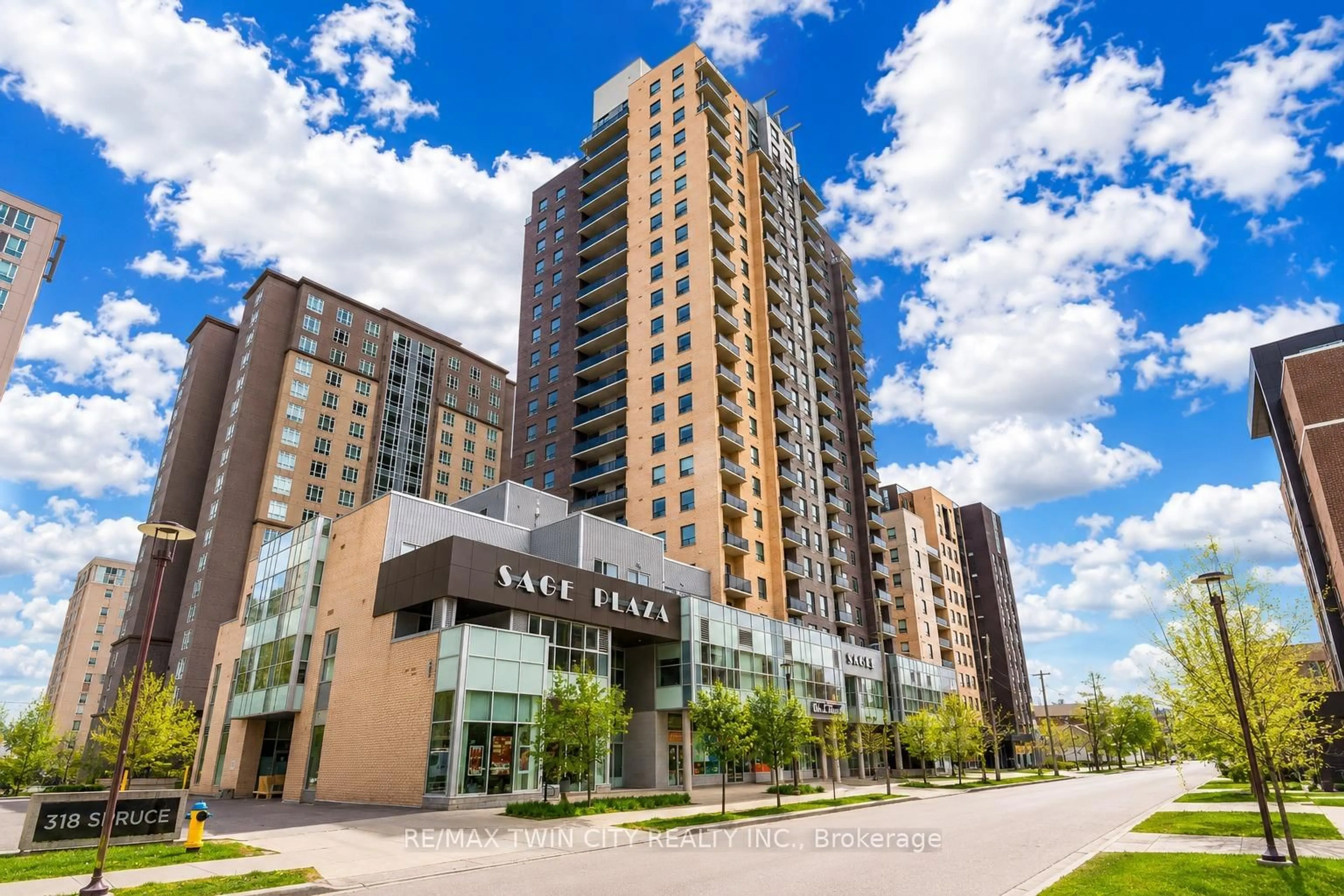 Indoor foyer for 318 Spruce St #1102, Waterloo Ontario N2L 3M6
