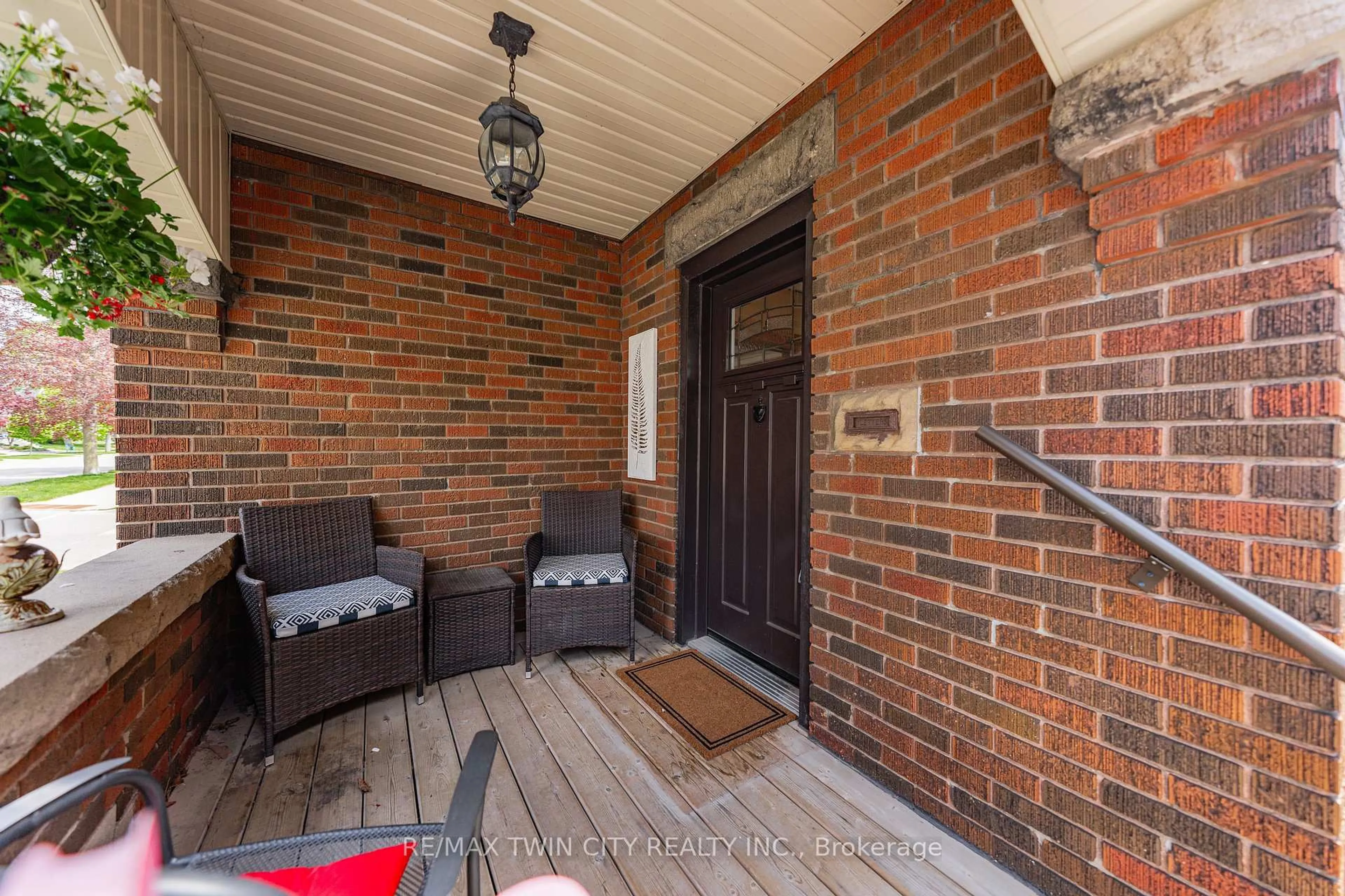 Patio, street for 39 Borden Ave, Kitchener Ontario N2H 3H9