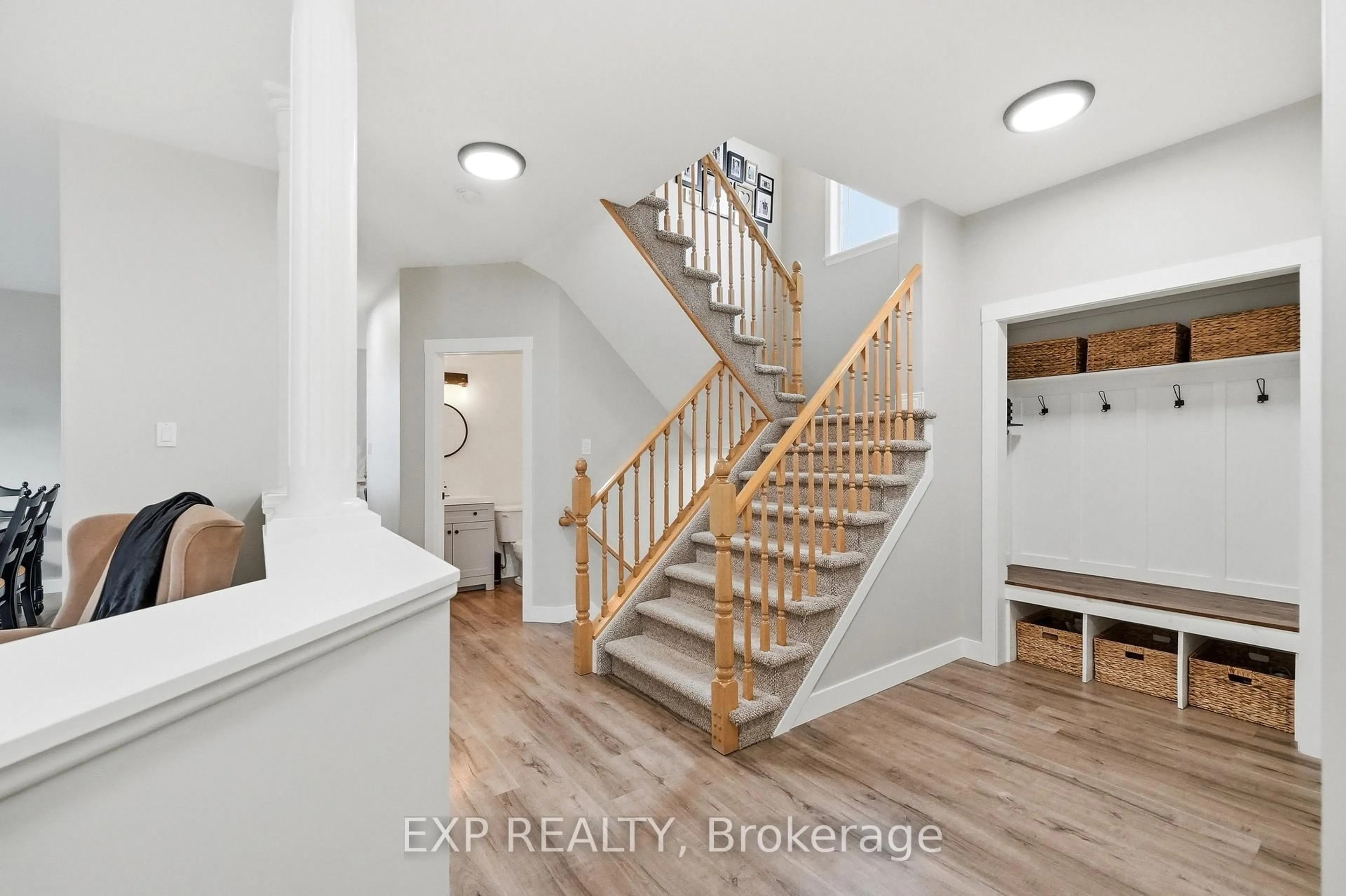 Indoor entryway for 2669 Chamberland St, Clarence-Rockland Ontario K4K 0A5