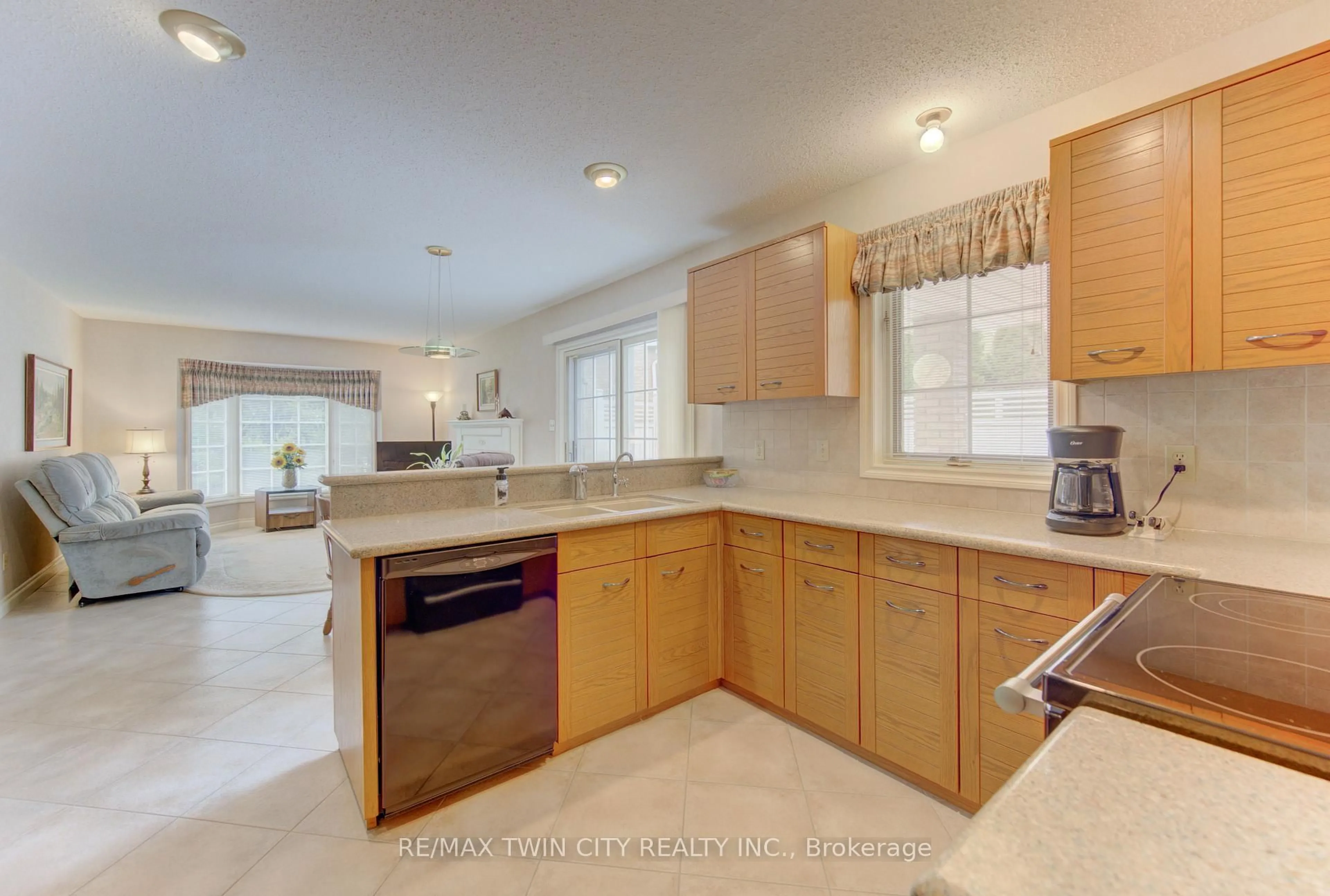 Open concept kitchen, ceramic/tile floor for 298 Roxton Dr #13, Waterloo Ontario N2T 1R5