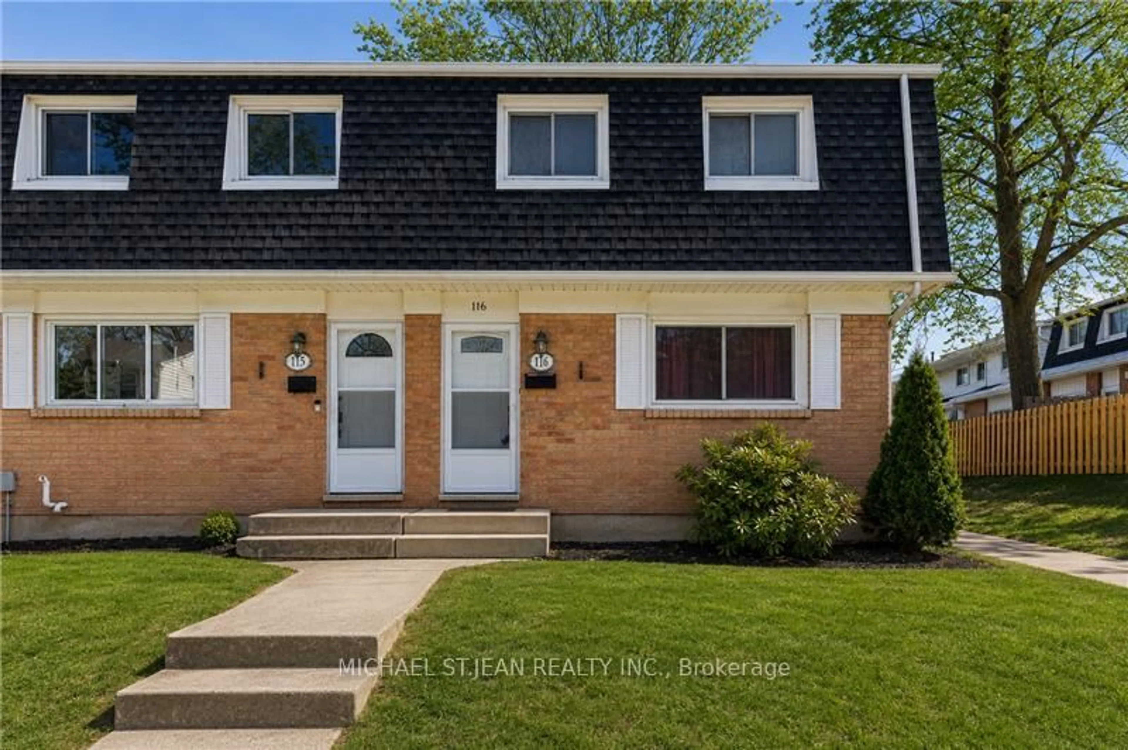 Home with vinyl exterior material, street for 185 Denistoun St #116, Welland Ontario L3C 6J6