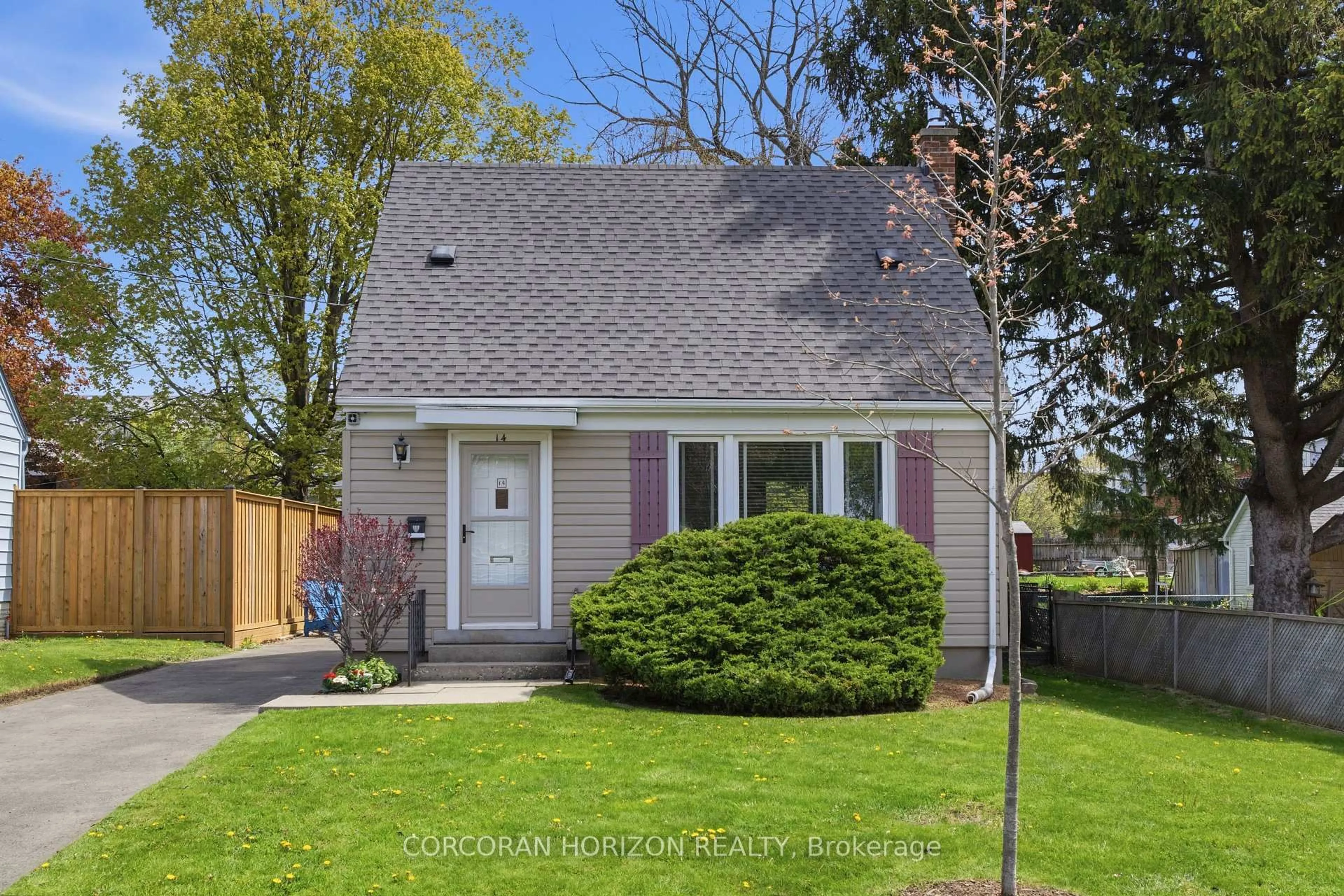 Home with vinyl exterior material, street for 14 Lorne Cres, Kitchener Ontario N2M 3Y3