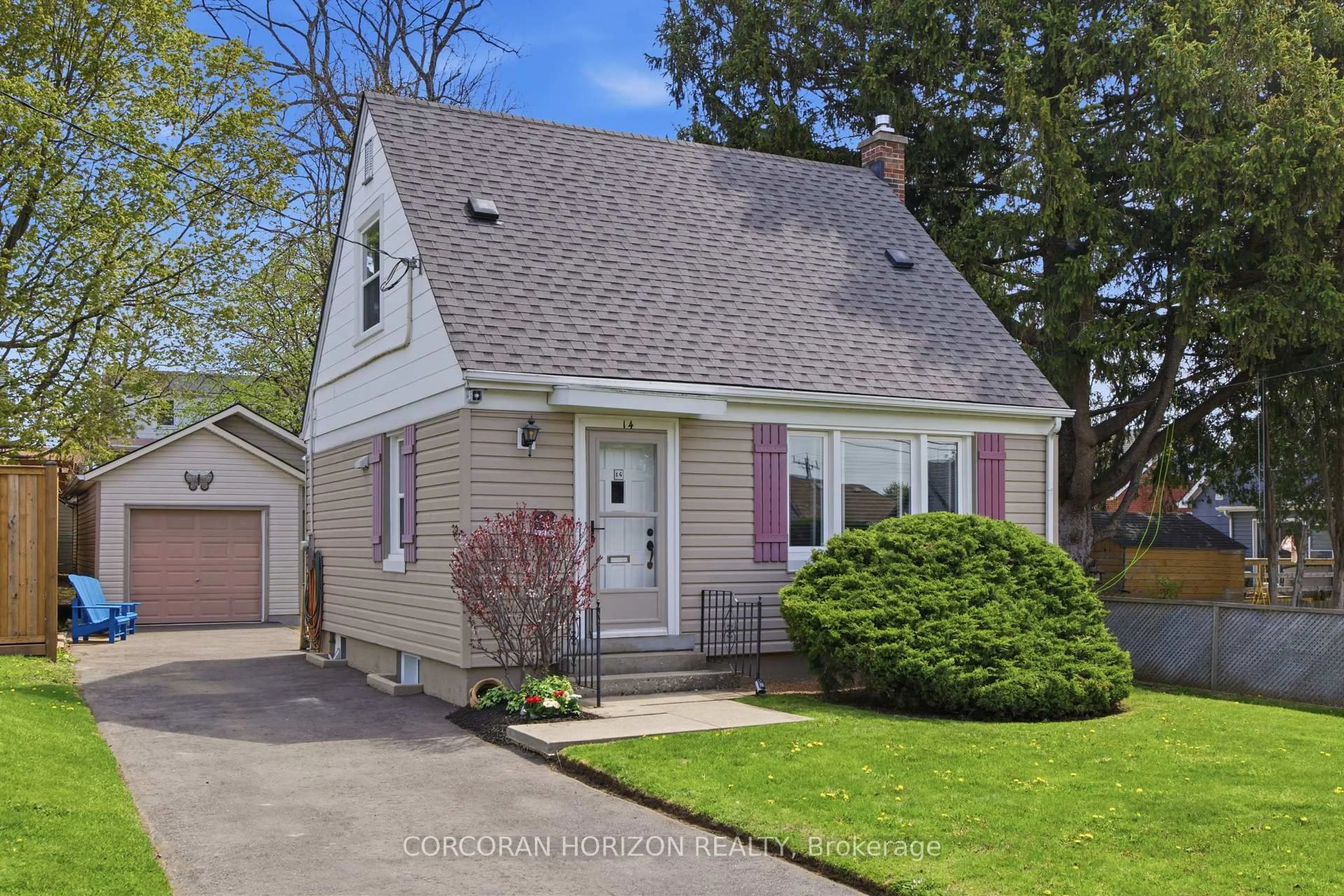 Home with vinyl exterior material, street for 14 Lorne Cres, Kitchener Ontario N2M 3Y3