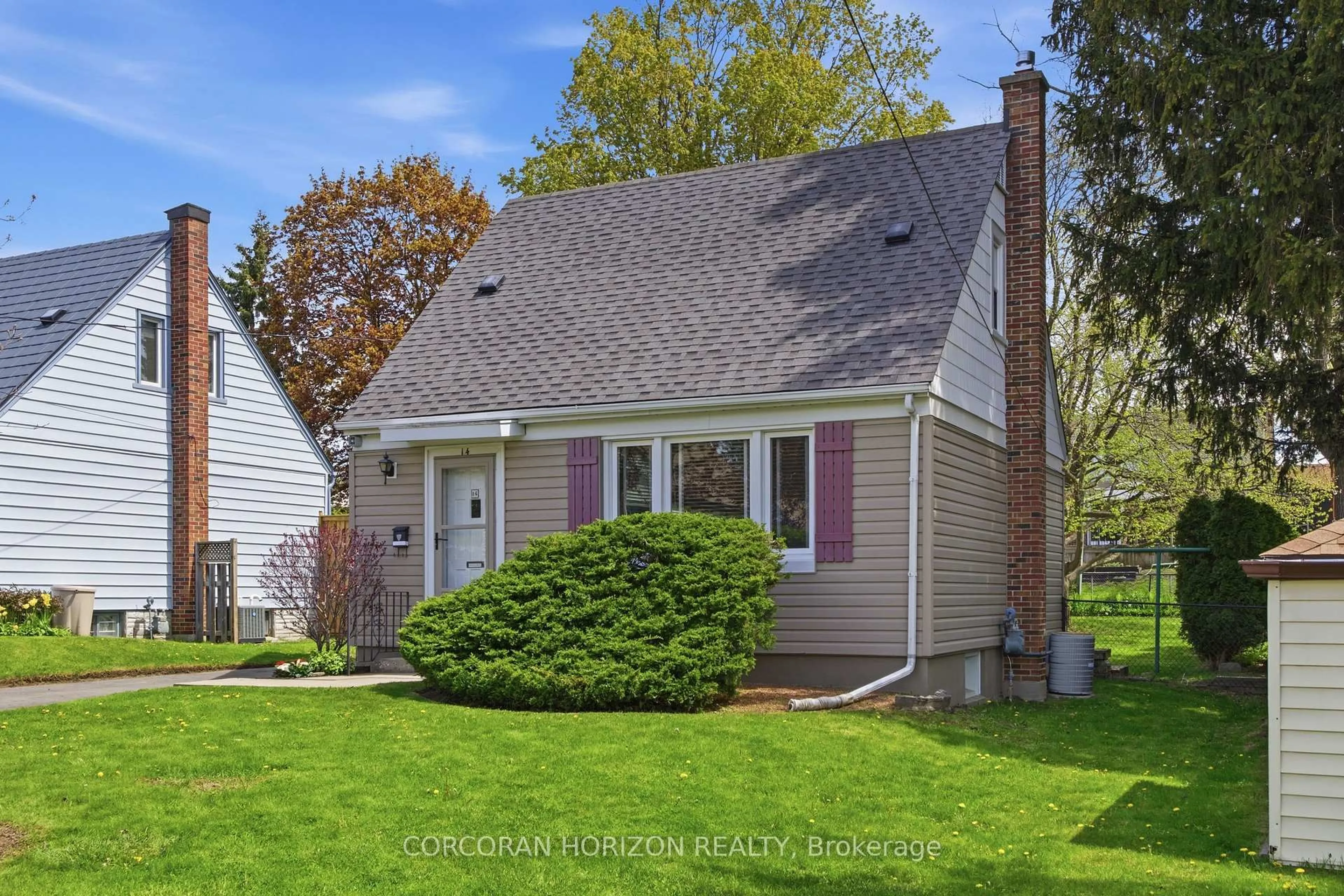 Home with vinyl exterior material, street for 14 Lorne Cres, Kitchener Ontario N2M 3Y3