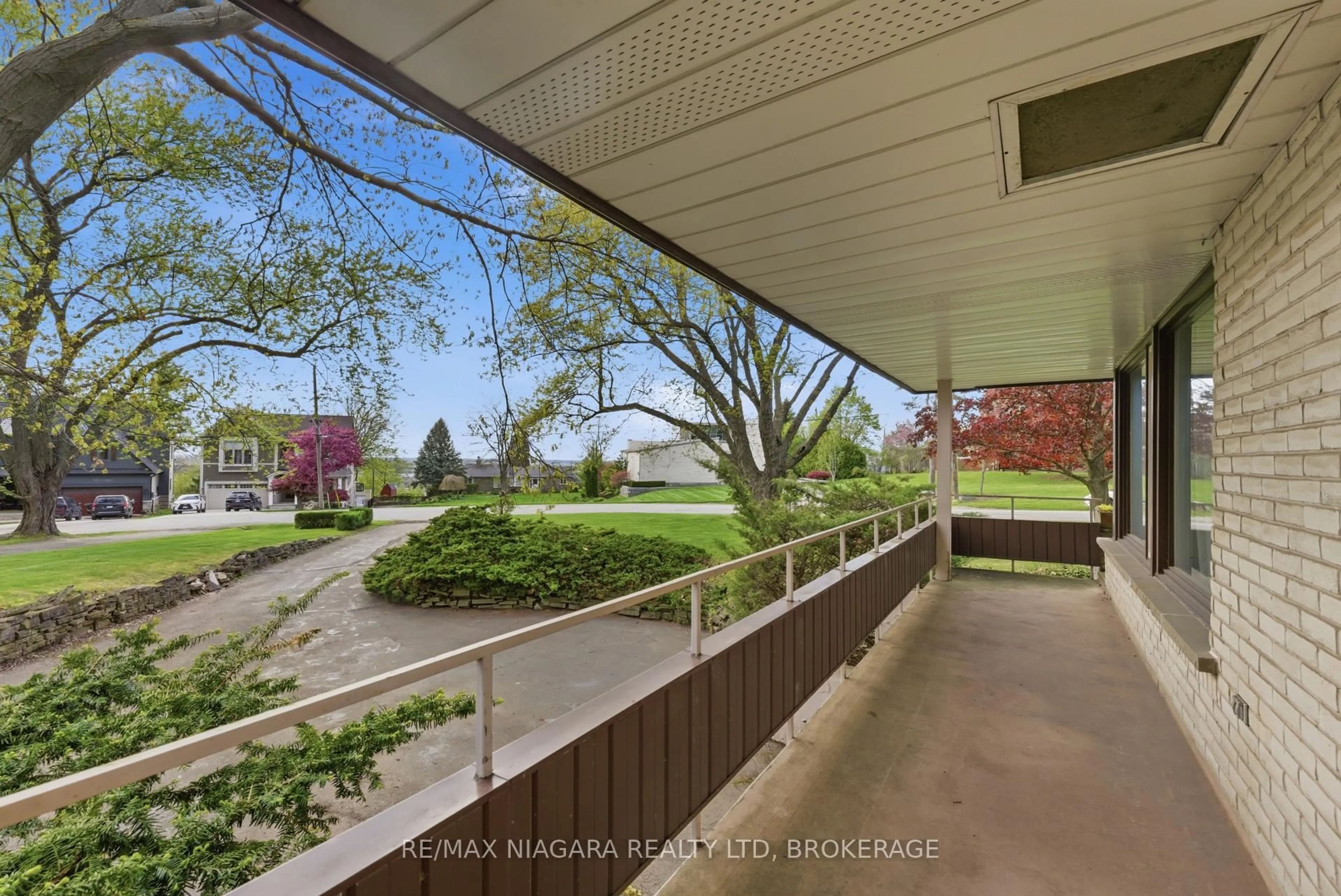 Patio, unknown for 61 Melrose Dr, Niagara-on-the-Lake Ontario L0S 1J0
