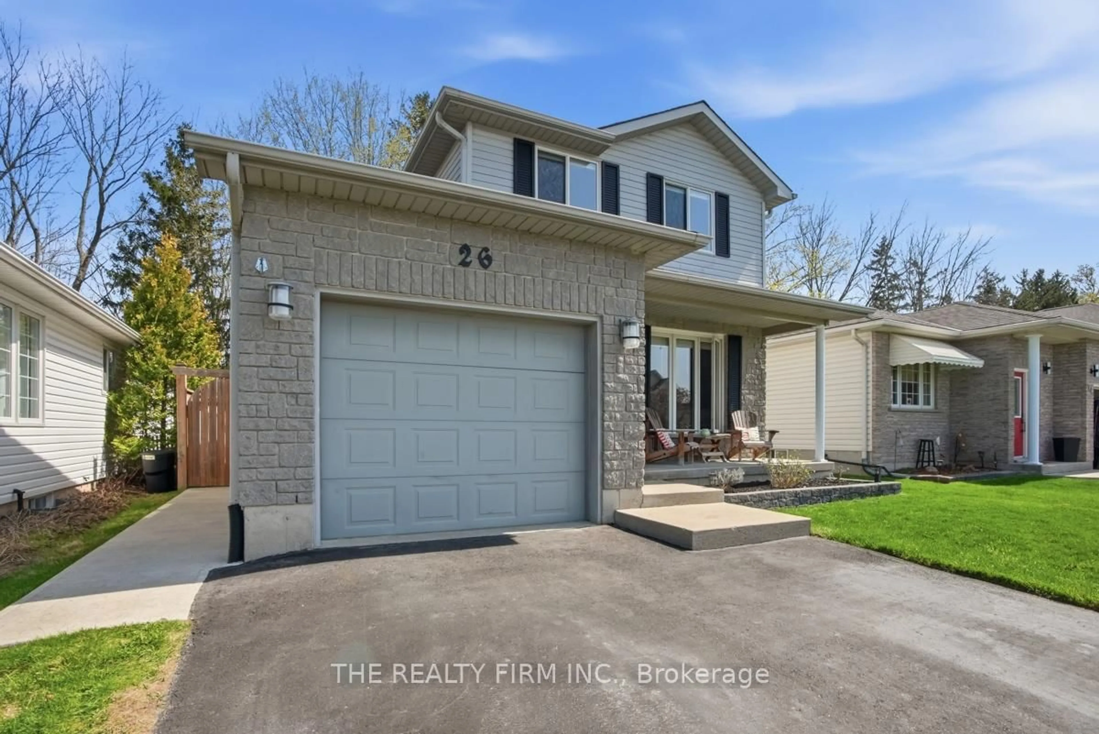 Home with vinyl exterior material, street for 26 Rossiter Rd, Ingersoll Ontario N5C 4C9