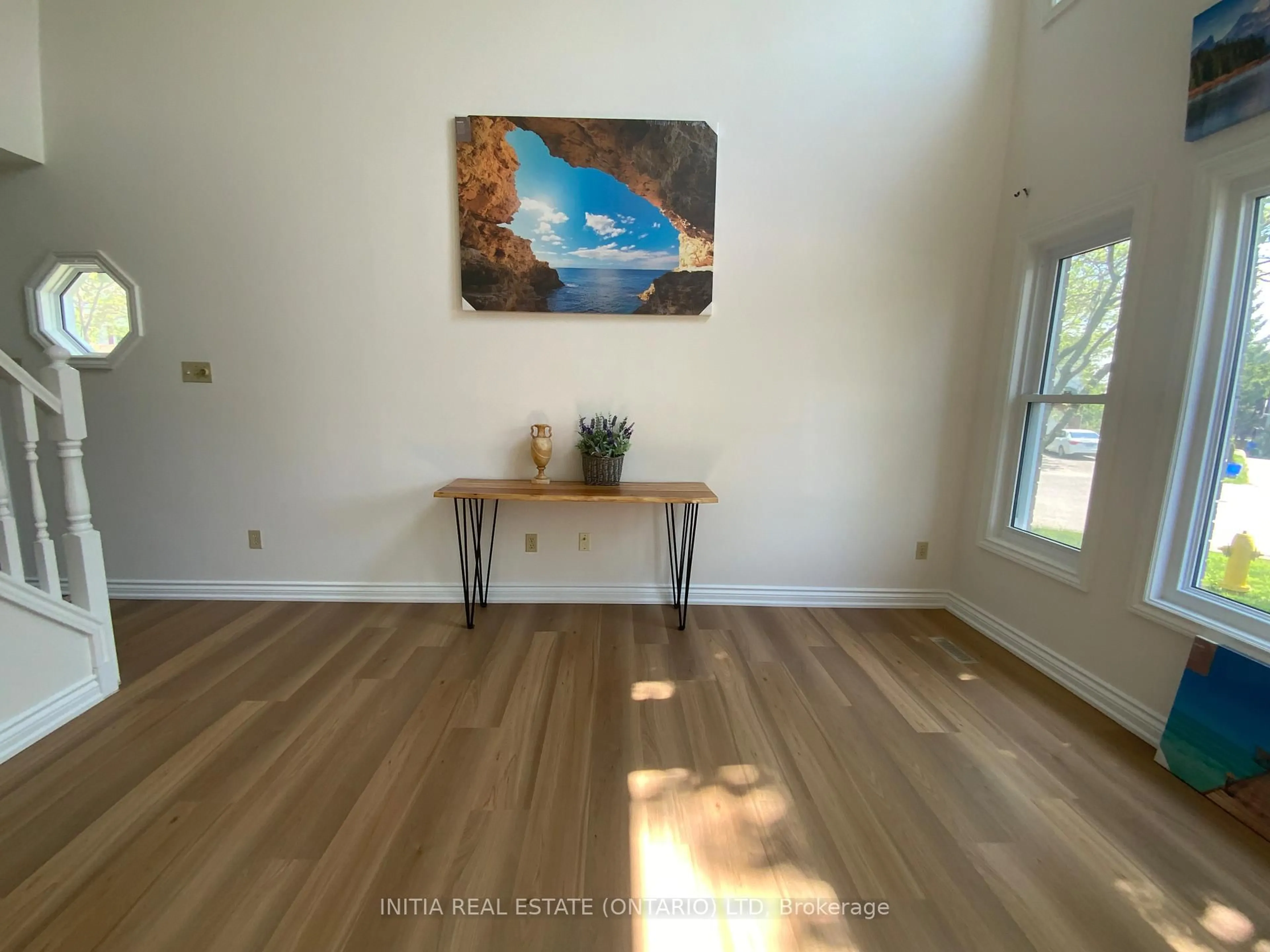 A pic of a room for 101 Southcott Crt, London North Ontario N6G 4Y6