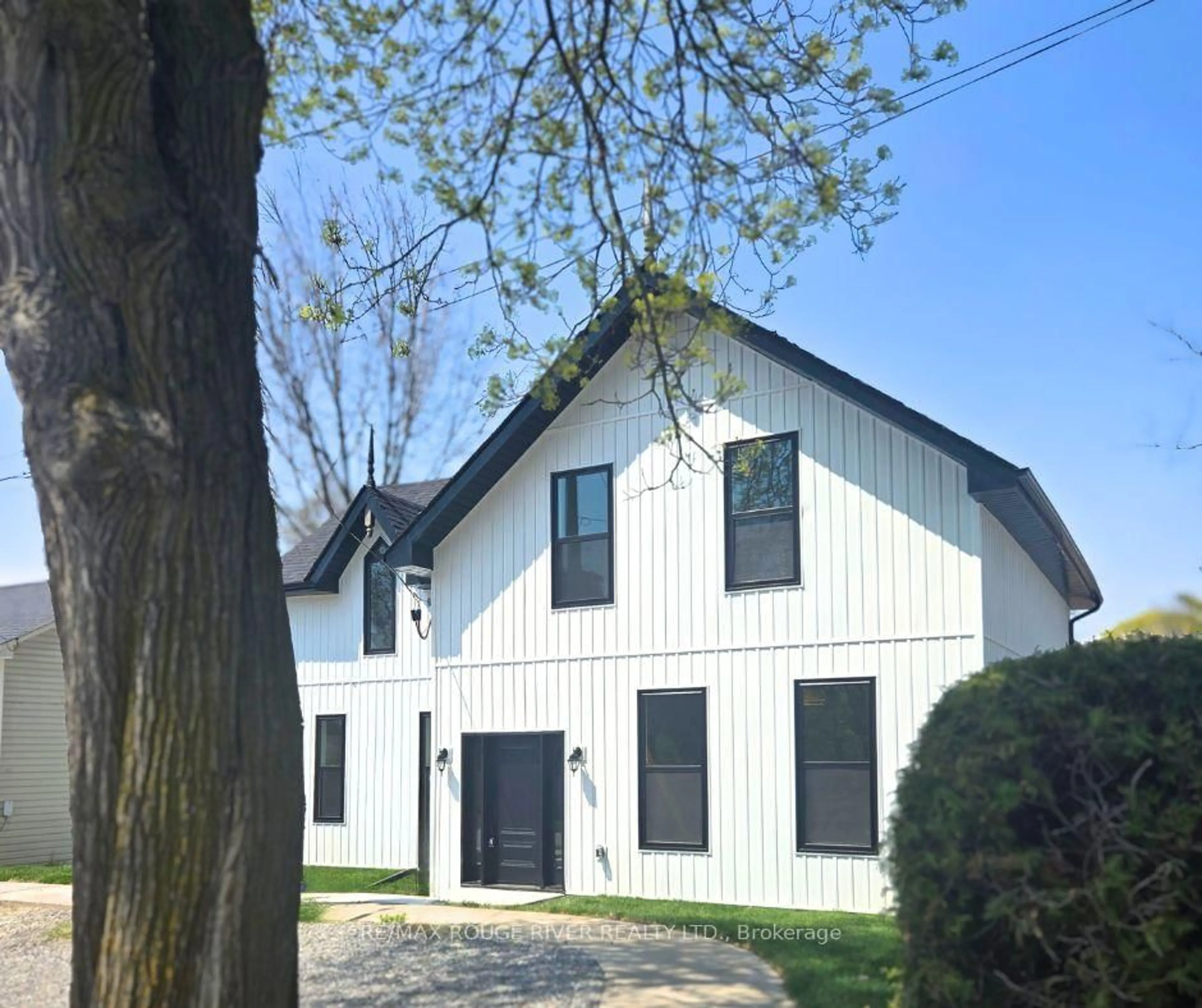 Home with vinyl exterior material, street for 40 Charles St, Port Hope Ontario L1A 1S4