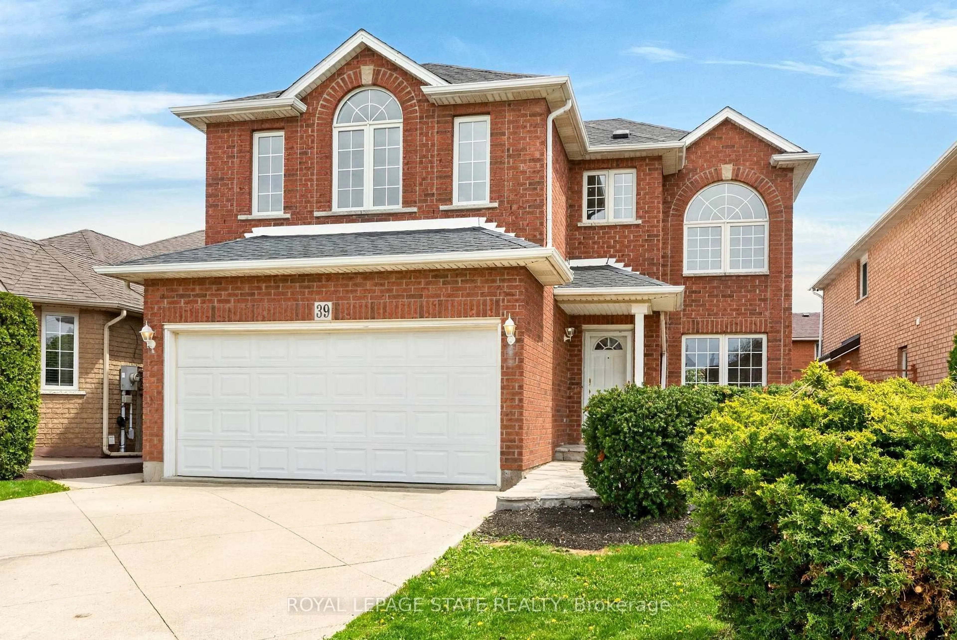 Home with brick exterior material, street for 39 Distin Dr, Hamilton Ontario L9A 5K4