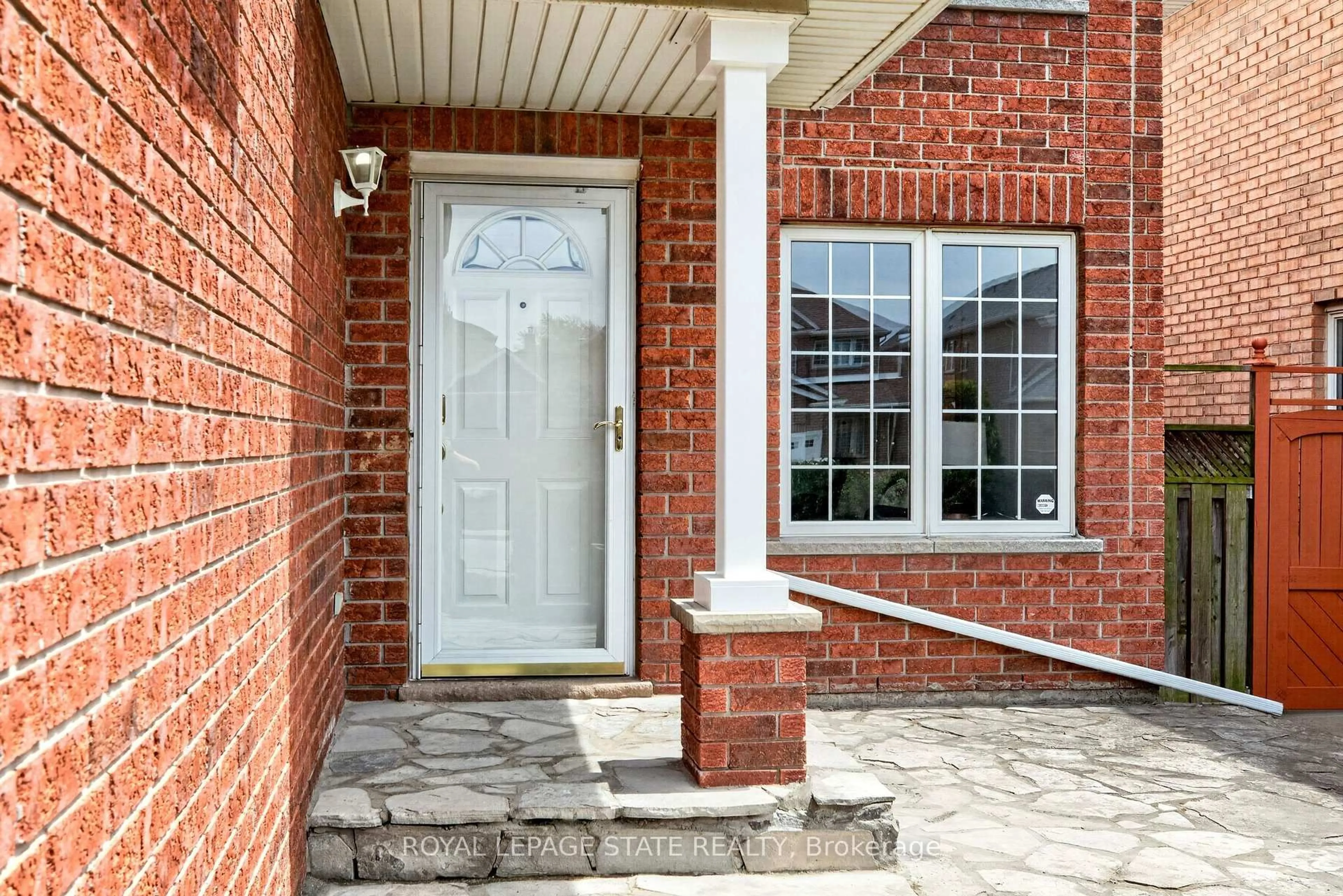 Home with brick exterior material, street for 39 Distin Dr, Hamilton Ontario L9A 5K4