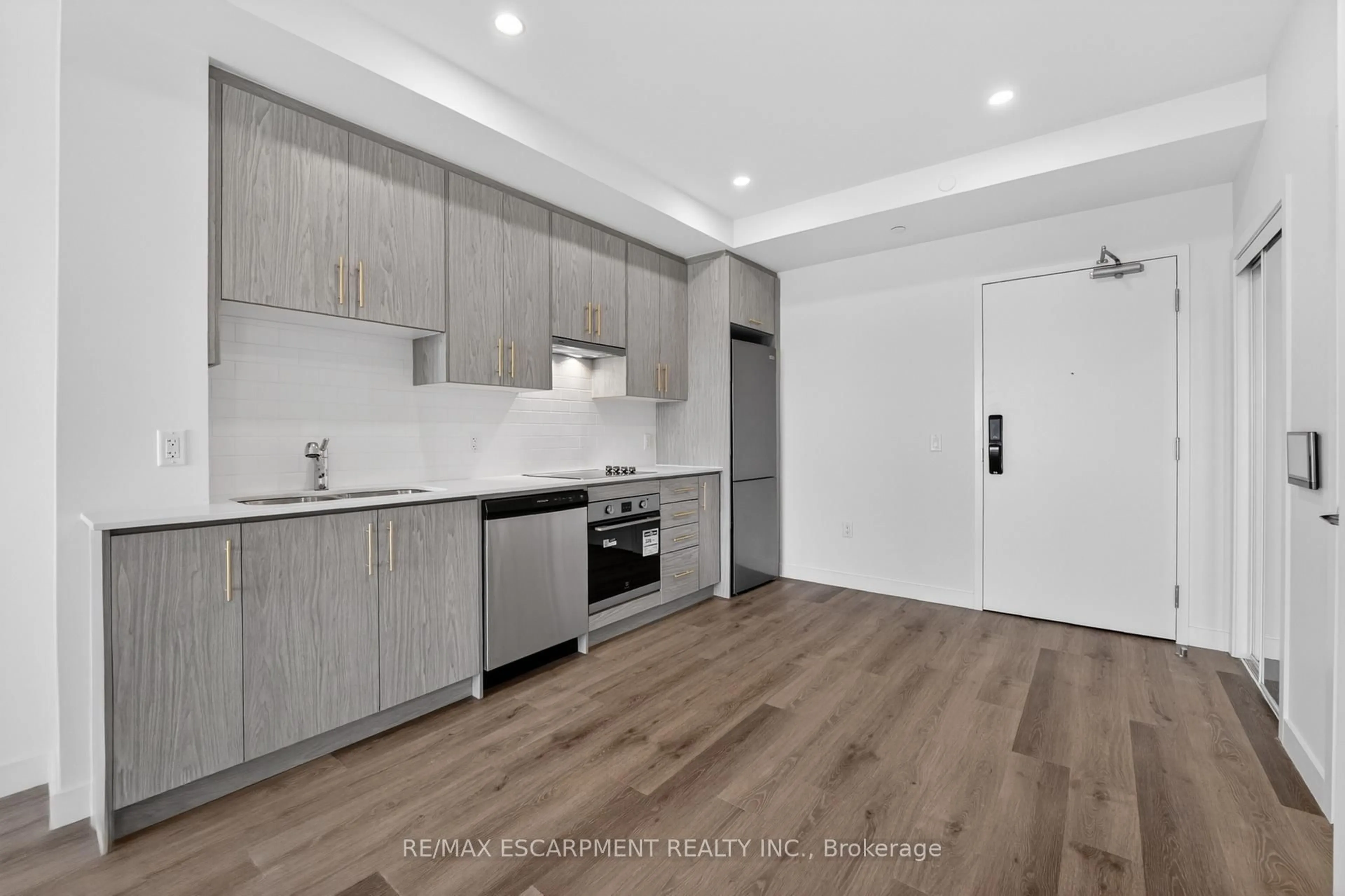 Unknown for 461 Green Rd #321, Hamilton Ontario L8E 0L5