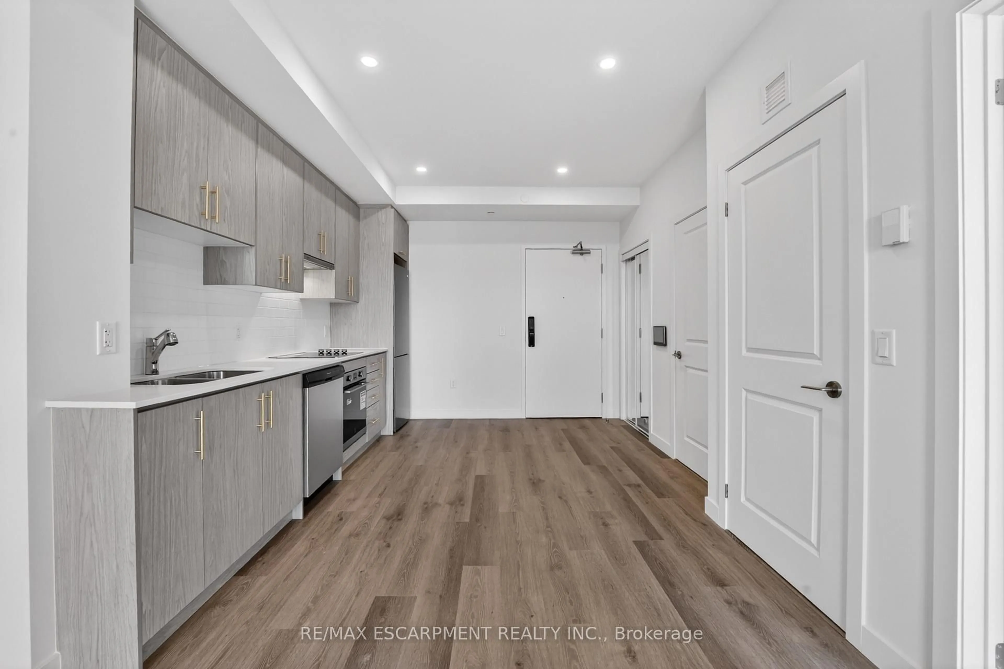 Open concept kitchen, unknown for 461 Green Rd #321, Hamilton Ontario L8E 0L5