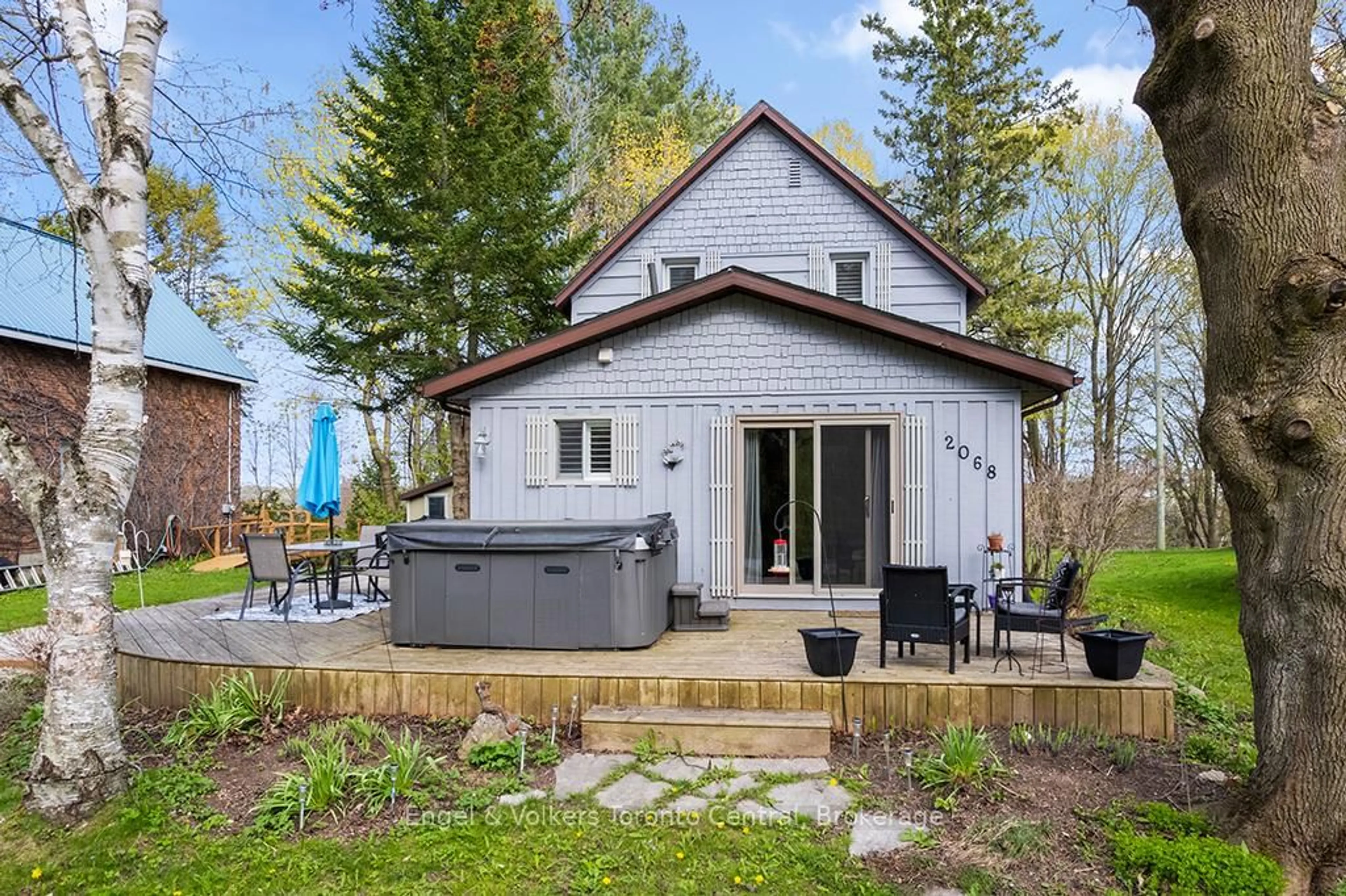 Unknown for 2068 7TH Ave, Owen Sound Ontario N4K 5L6