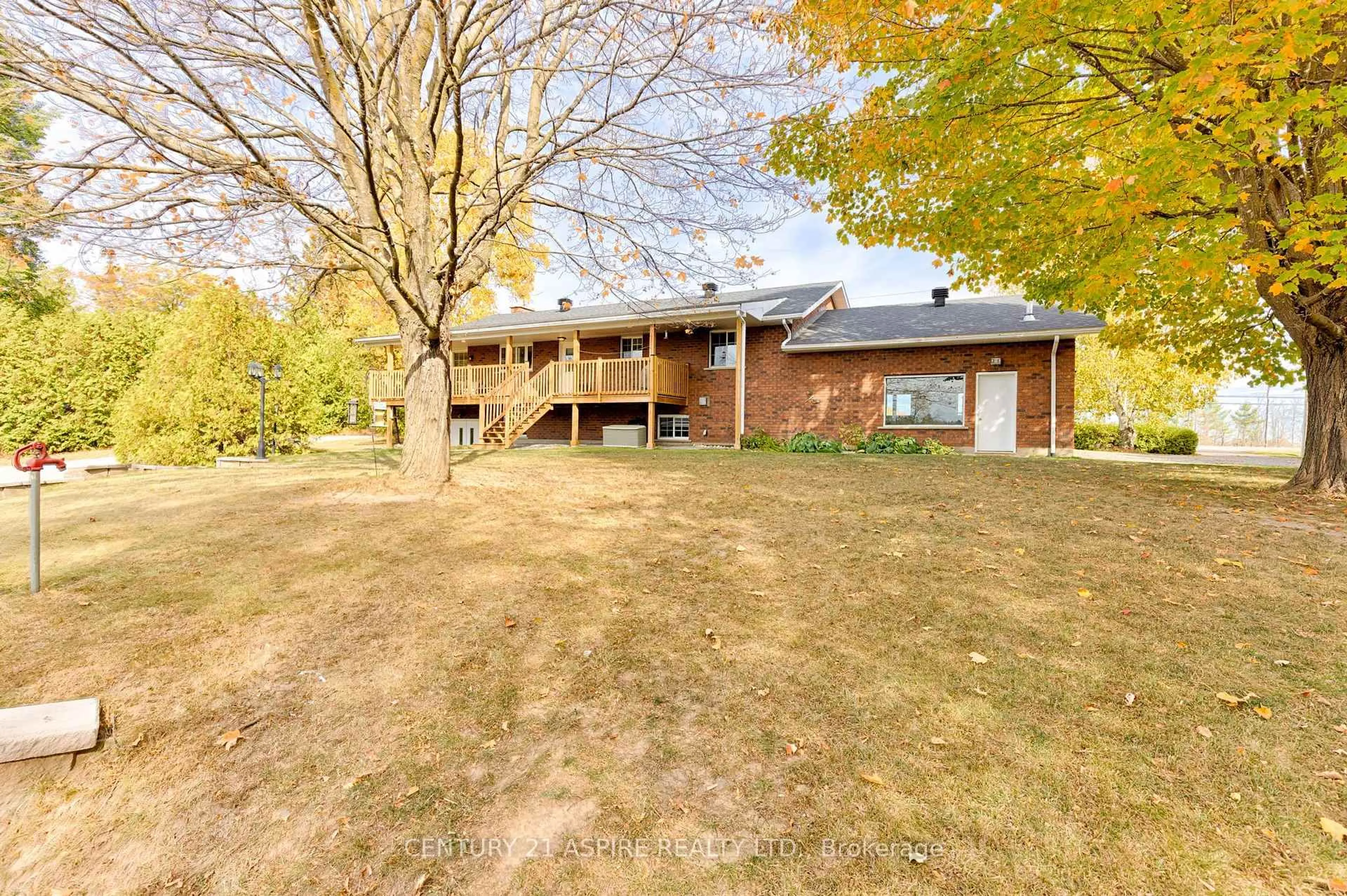 A pic from outside/outdoor area/front of a property/back of a property/a pic from drone, unknown for 75 Pembroke St, Cobden Ontario K0J 1K0