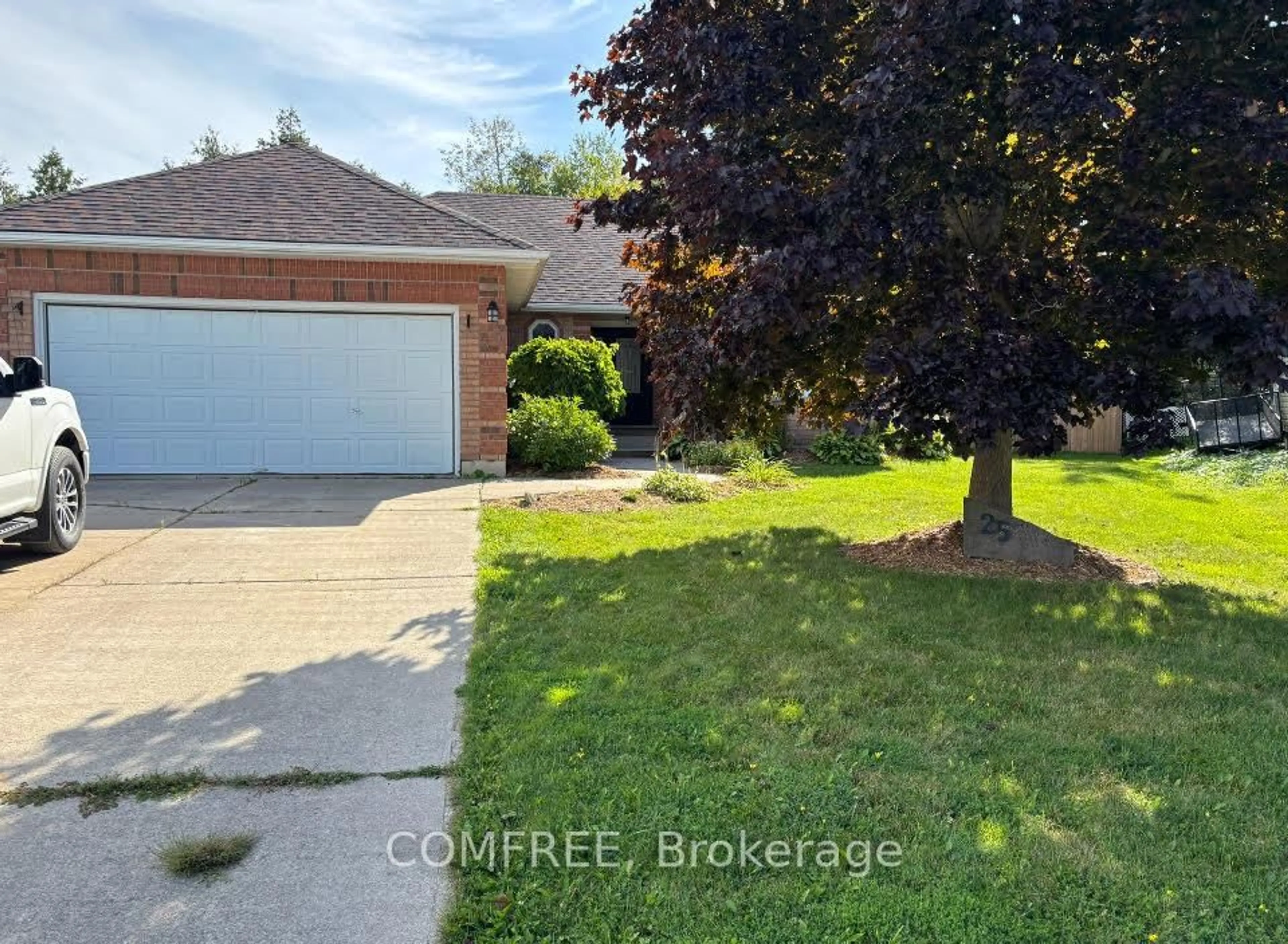 A pic from outside/outdoor area/front of a property/back of a property/a pic from drone, street for 25 Mcgregor Crt, Southgate Ontario N0C 1B0
