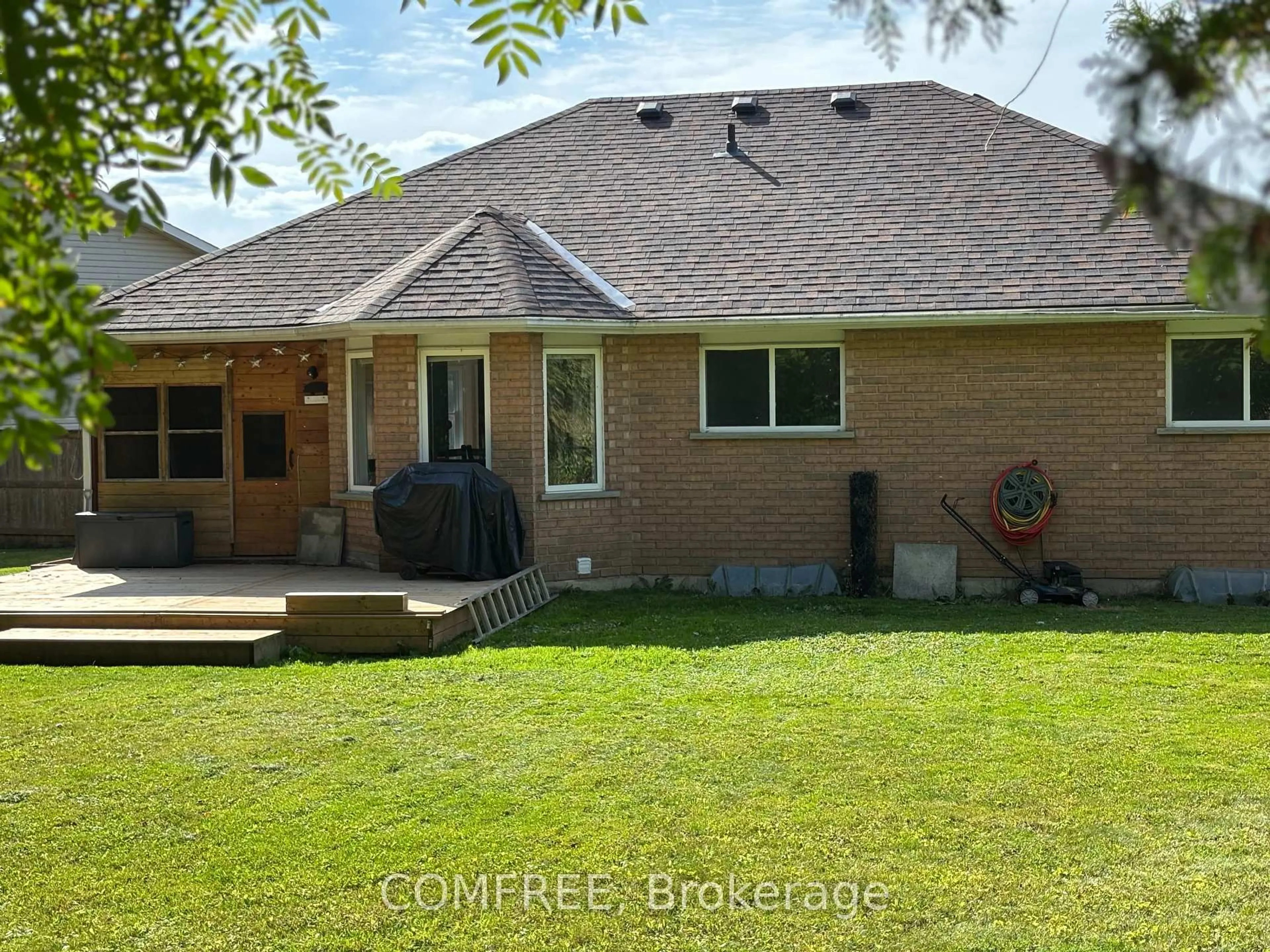 Home with brick exterior material, street for 25 Mcgregor Crt, Southgate Ontario N0C 1B0