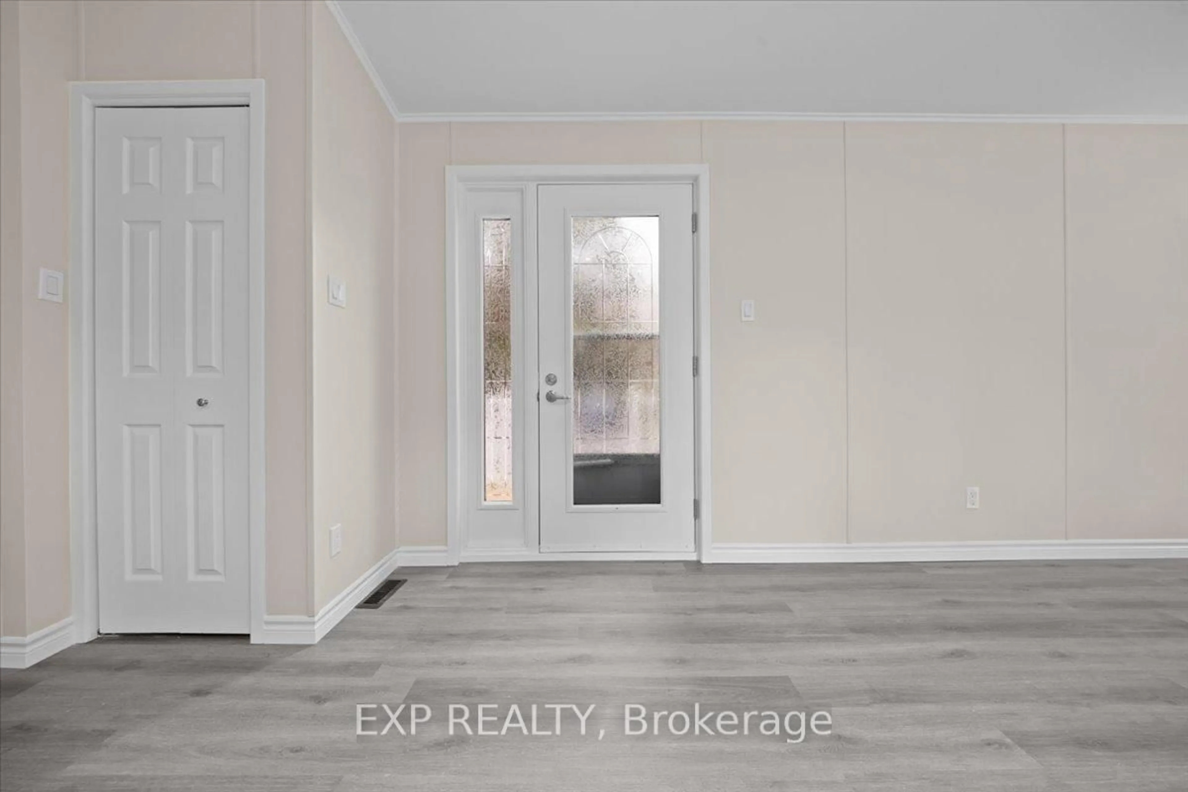 Indoor entryway for 1083 Vista Tara Private, Ottawa Ontario K4P 1C9