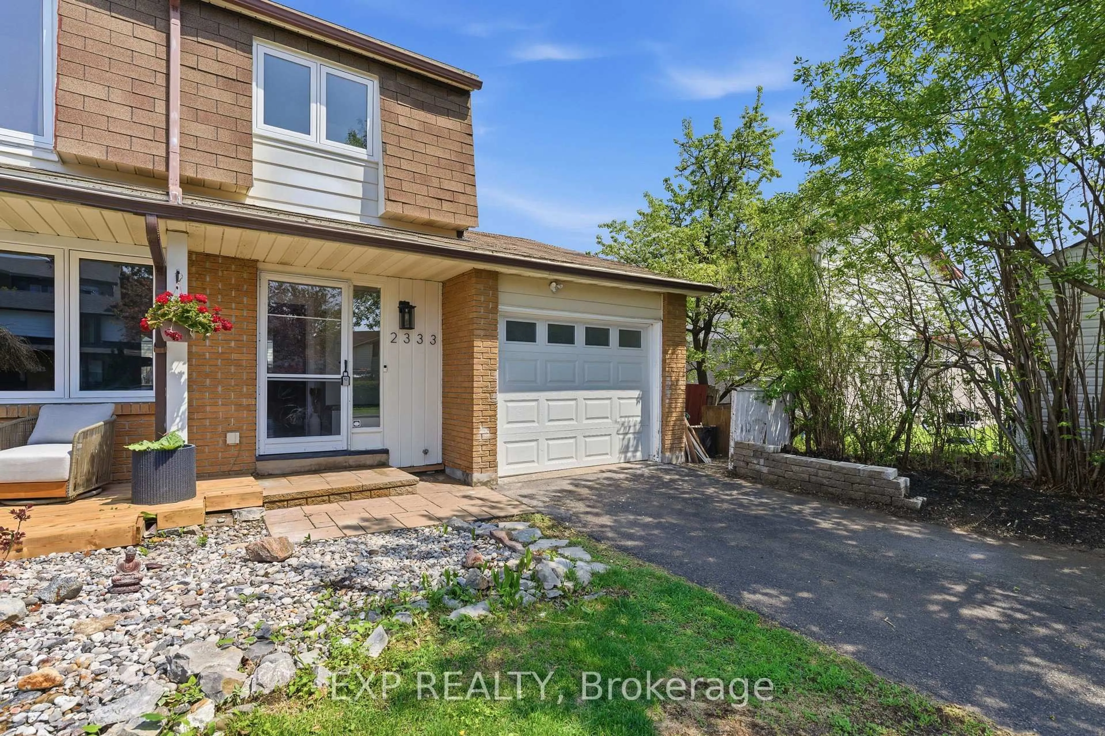 Unknown for 2333 Cotters Cres, Ottawa Ontario K1V 8Y7