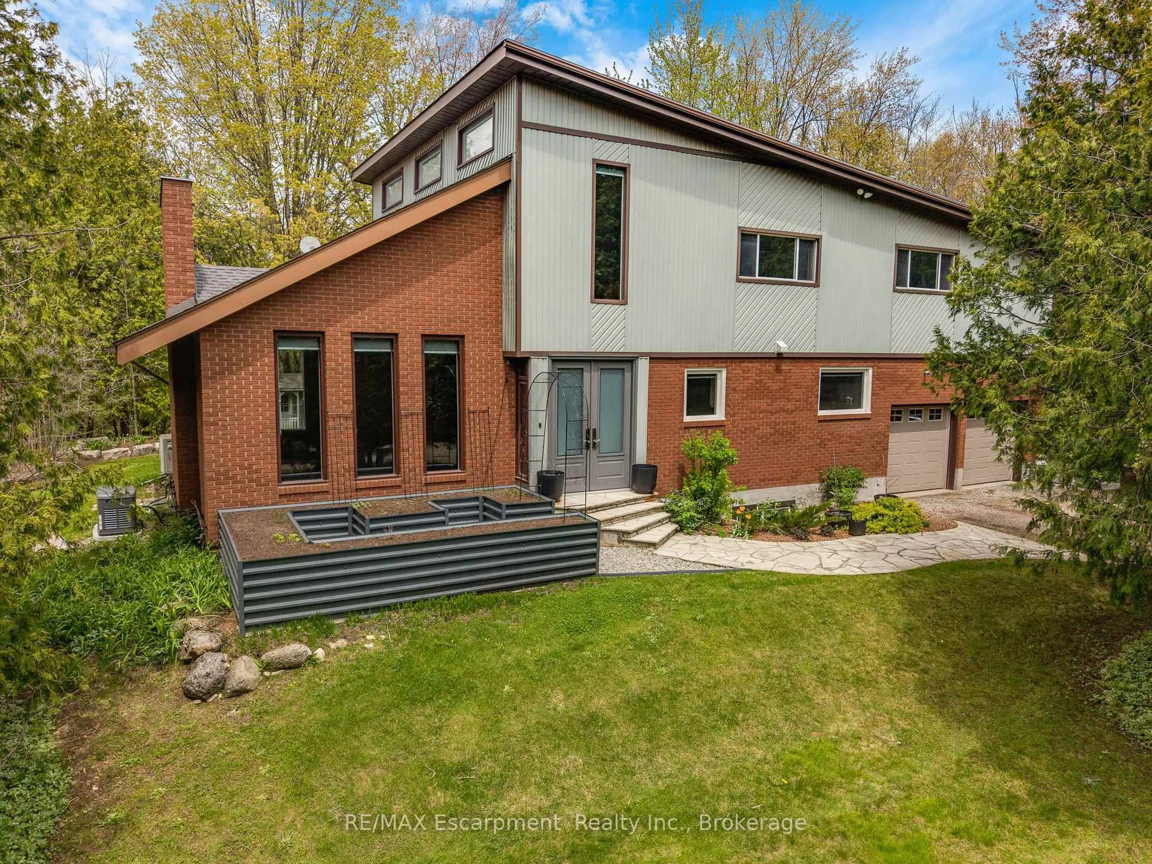 Home with brick exterior material, street for 2092 Highway 6, Hamilton Ontario N0B 2J0