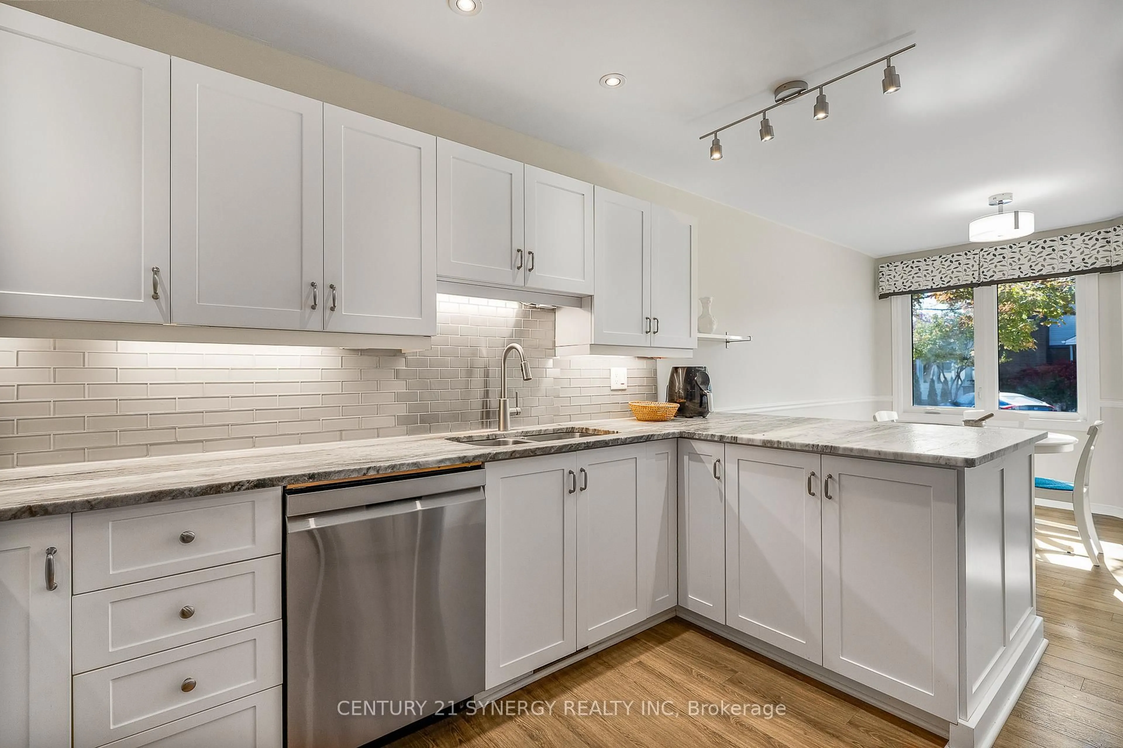 Open concept kitchen, ceramic/tile floor for 32 Innesbrook Crt #16, Ottawa Ontario K2S 1C7
