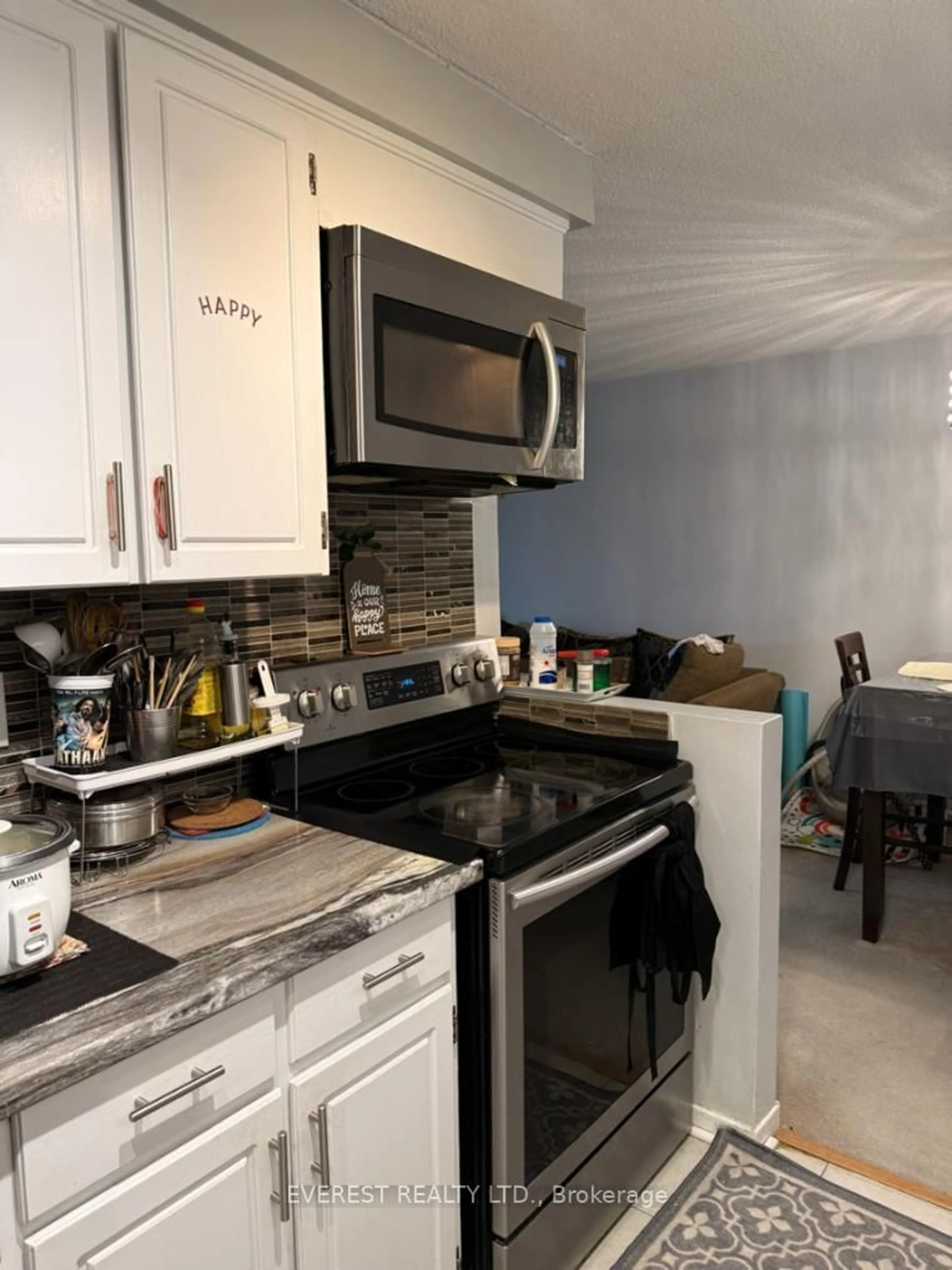 Standard kitchen, unknown for 276 Oakdale Ave #408, St. Catharines Ontario L2P 3S5