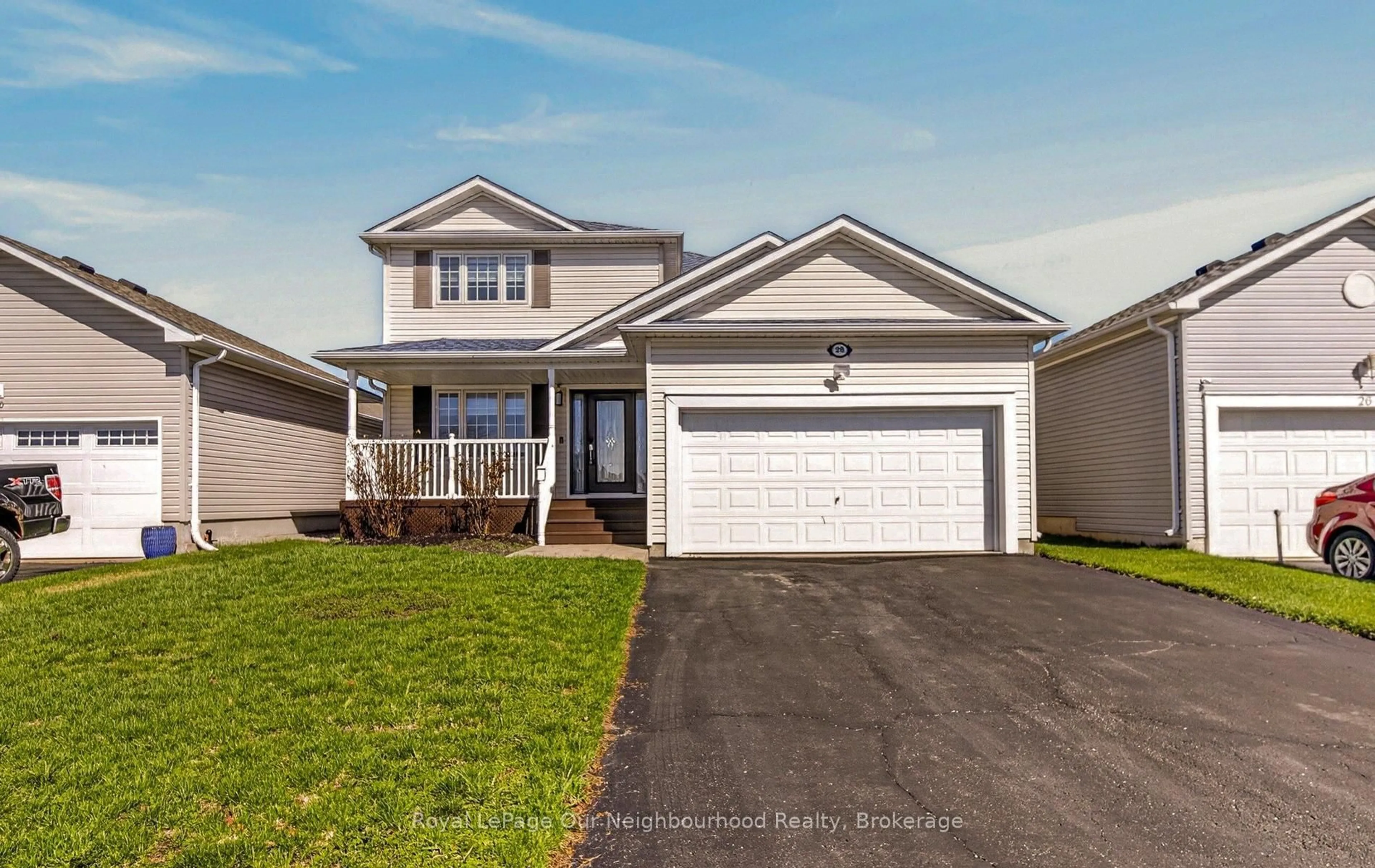 Home with vinyl exterior material, street for 28 Jarvis Dr, Port Hope Ontario L1A 4J8