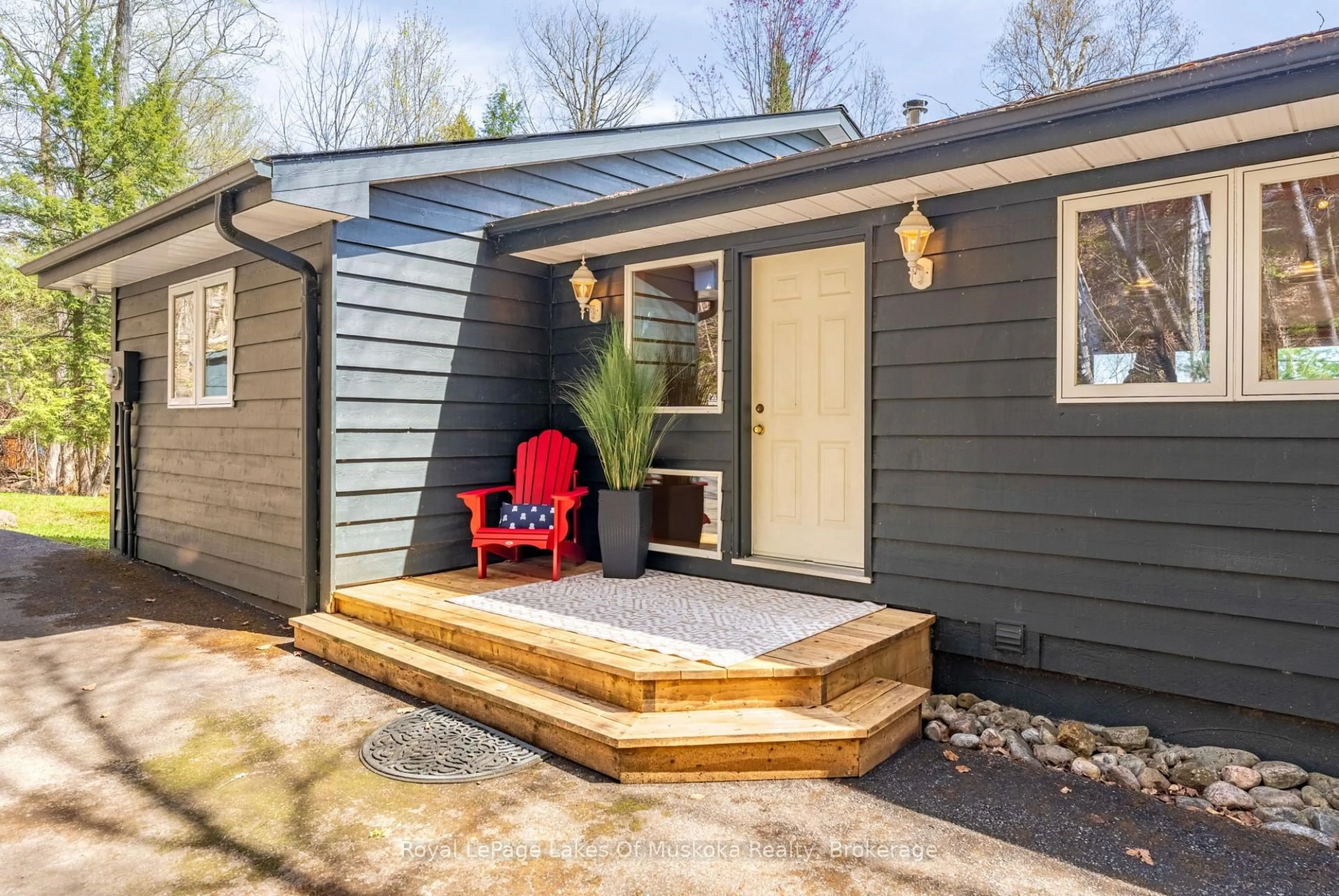 Unknown for 1078 Owls Court Lane, Lake of Bays Ontario P1H 2J3