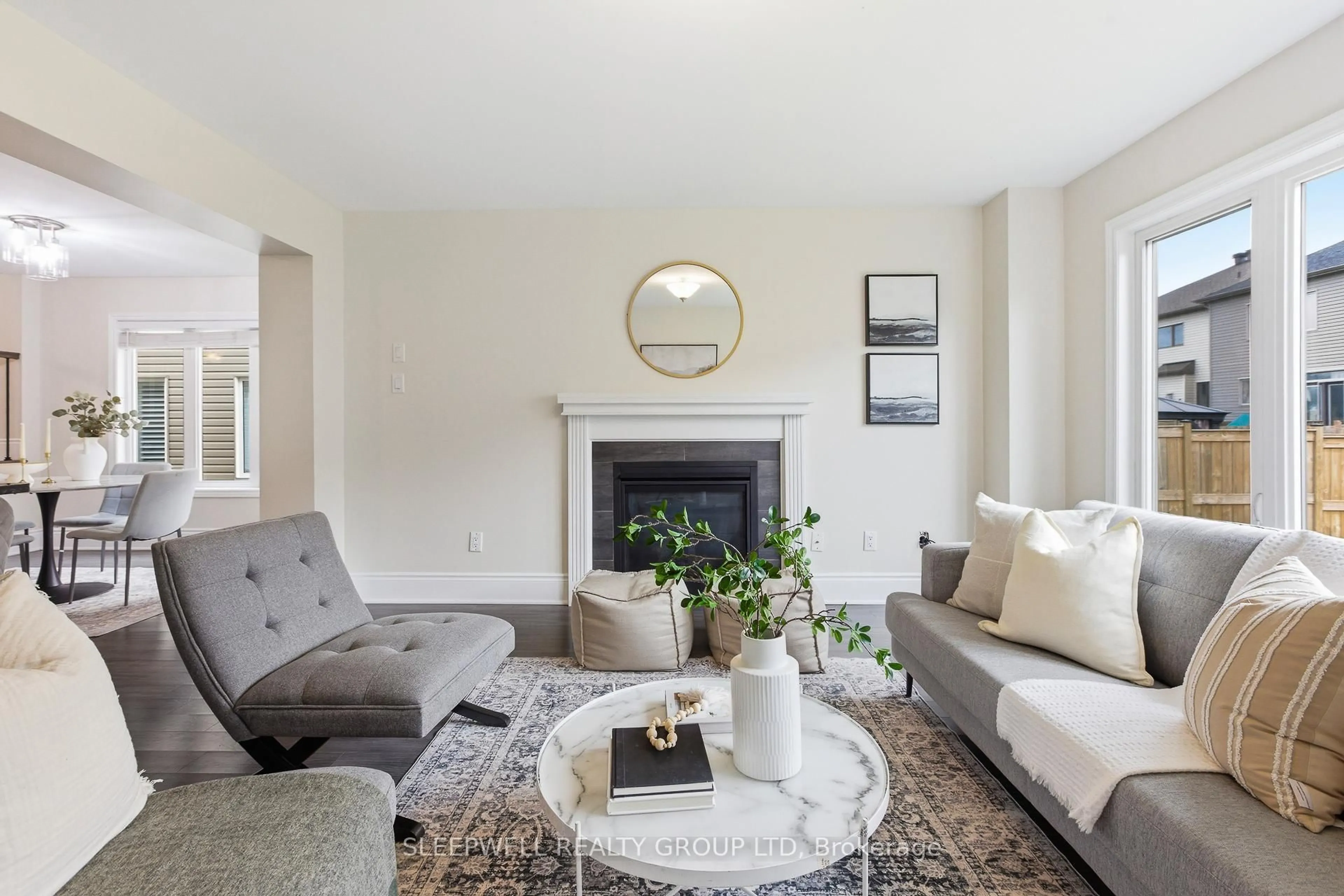 Living room with furniture, unknown for 320 Lipizzaner St, Stittsville Ontario K2S 0X9