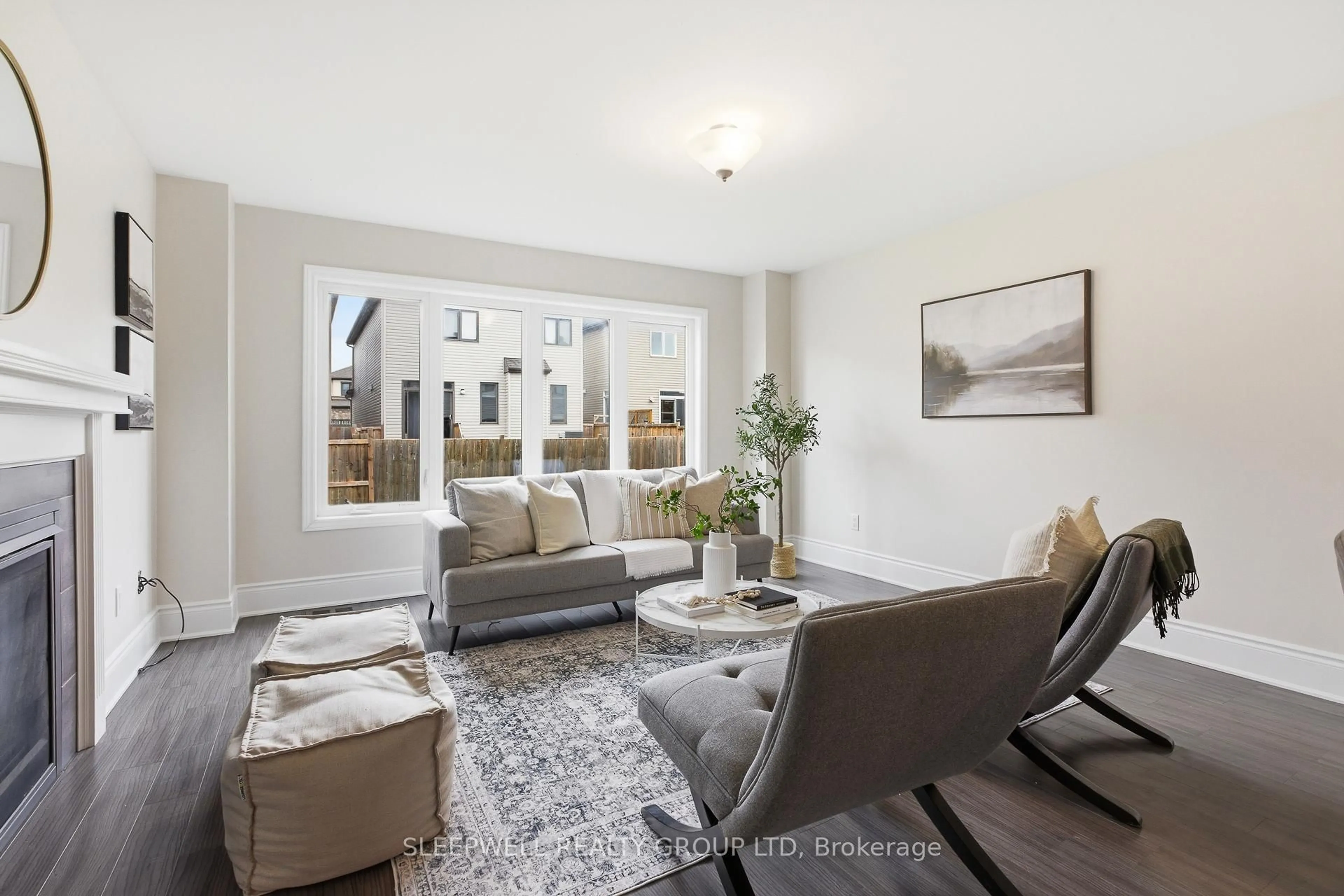 Living room with furniture, unknown for 320 Lipizzaner St, Stittsville Ontario K2S 0X9
