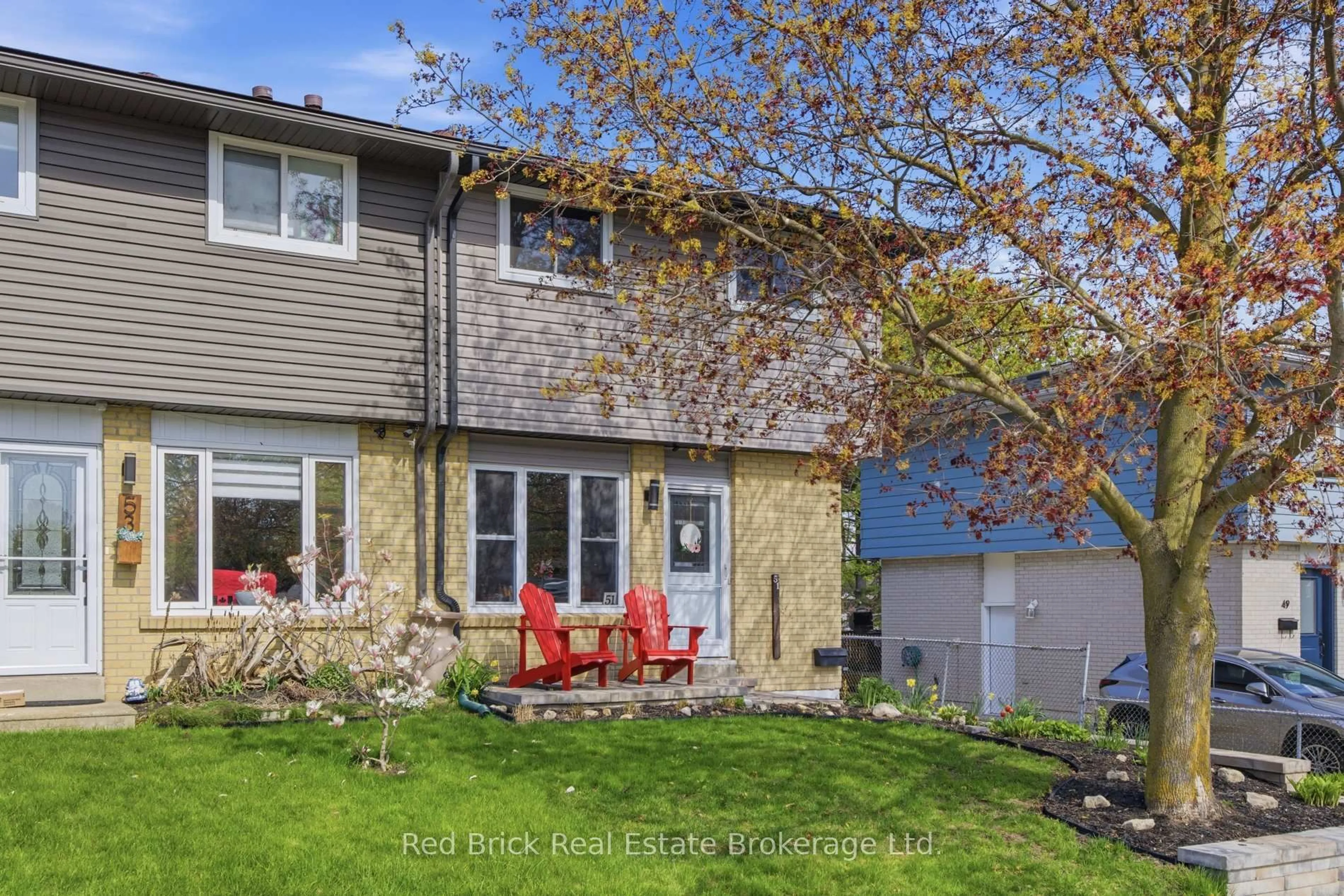 A pic from outside/outdoor area/front of a property/back of a property/a pic from drone, street for 51 Clemens Ave, Cambridge Ontario N3C 2W6