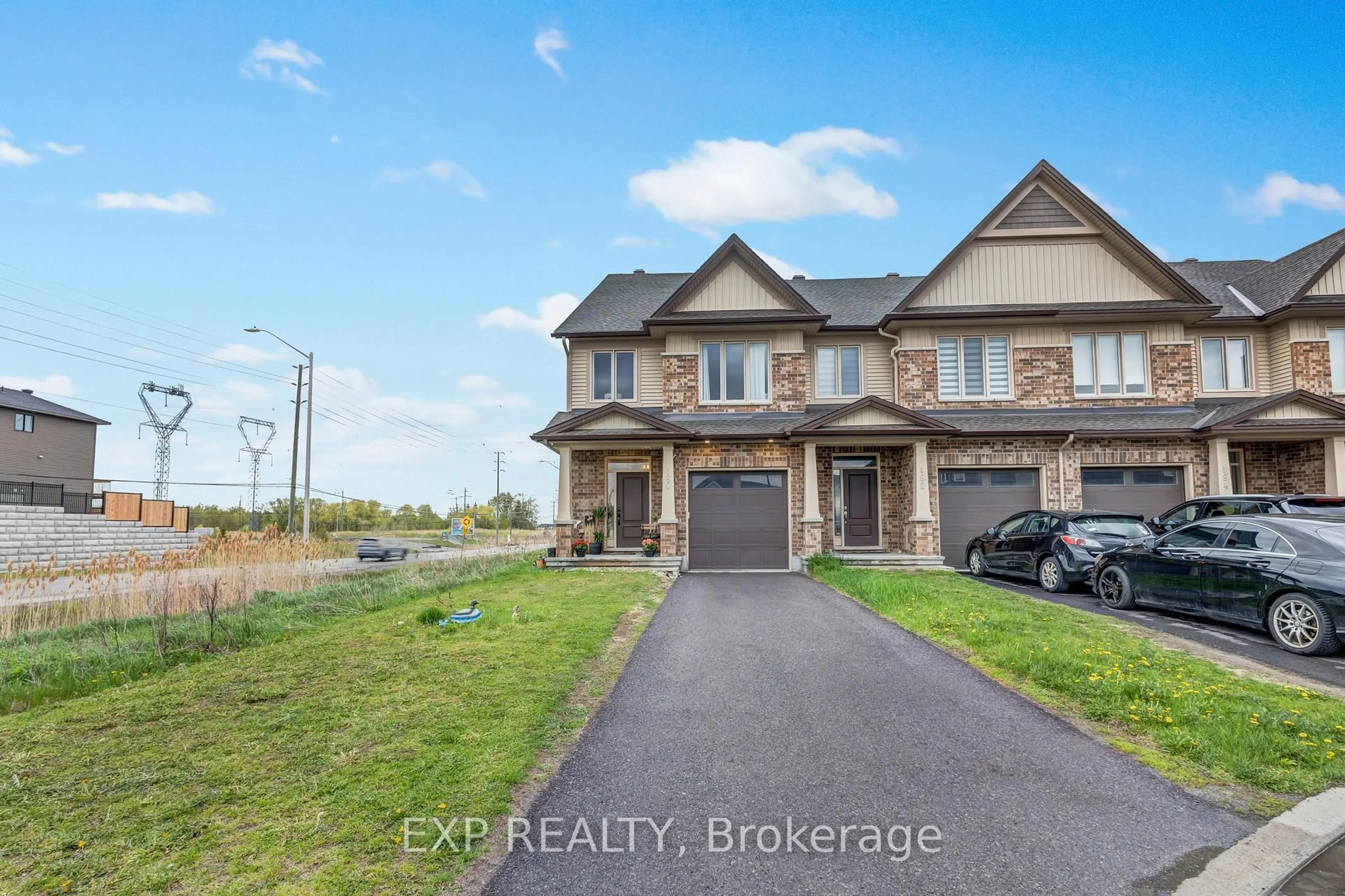 A pic from outside/outdoor area/front of a property/back of a property/a pic from drone, street for 180 JARDINIERE St, Ottawa Ontario K2S 2K1