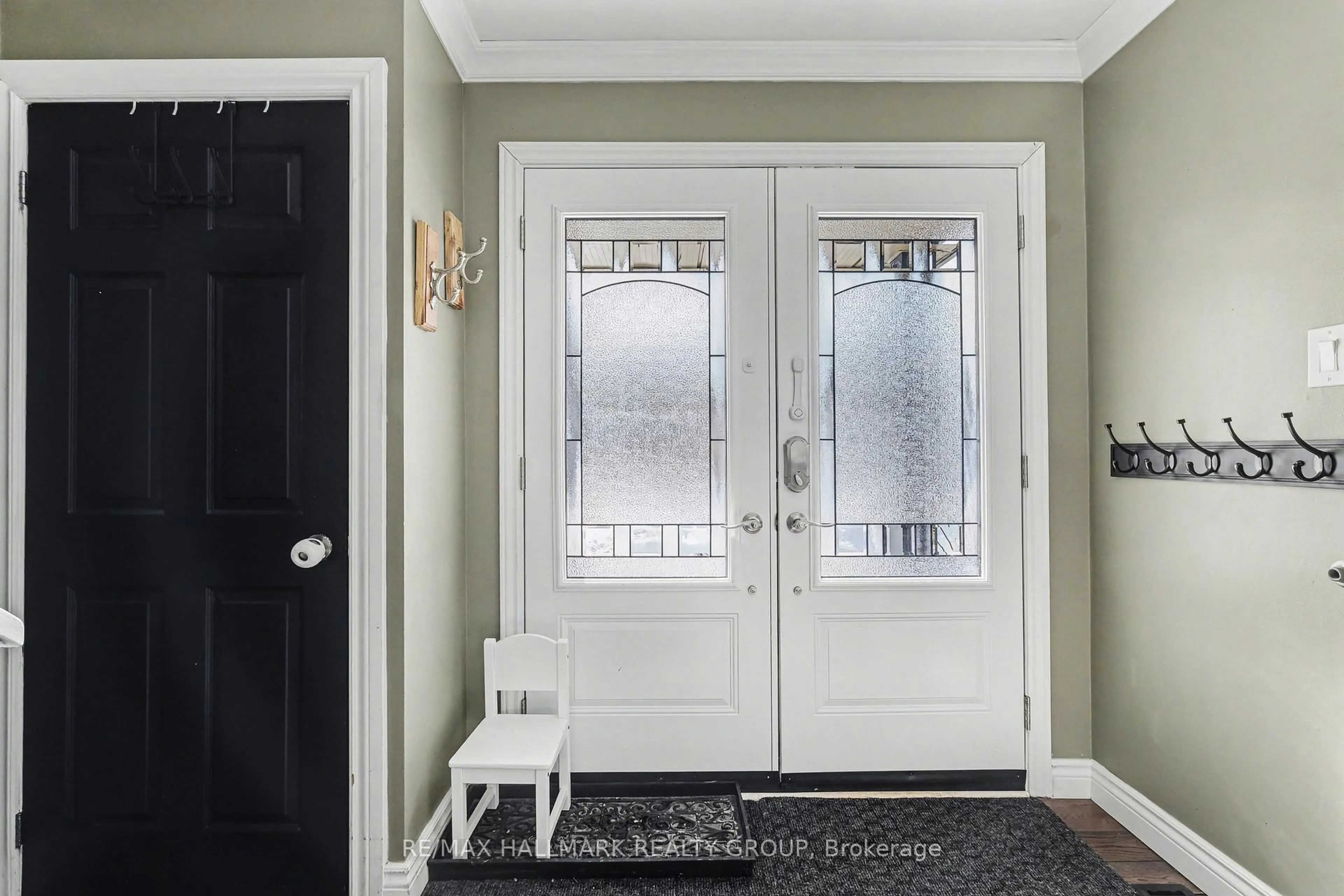 Indoor entryway for 62 Priam Way, Ottawa Ontario K2H 8S8