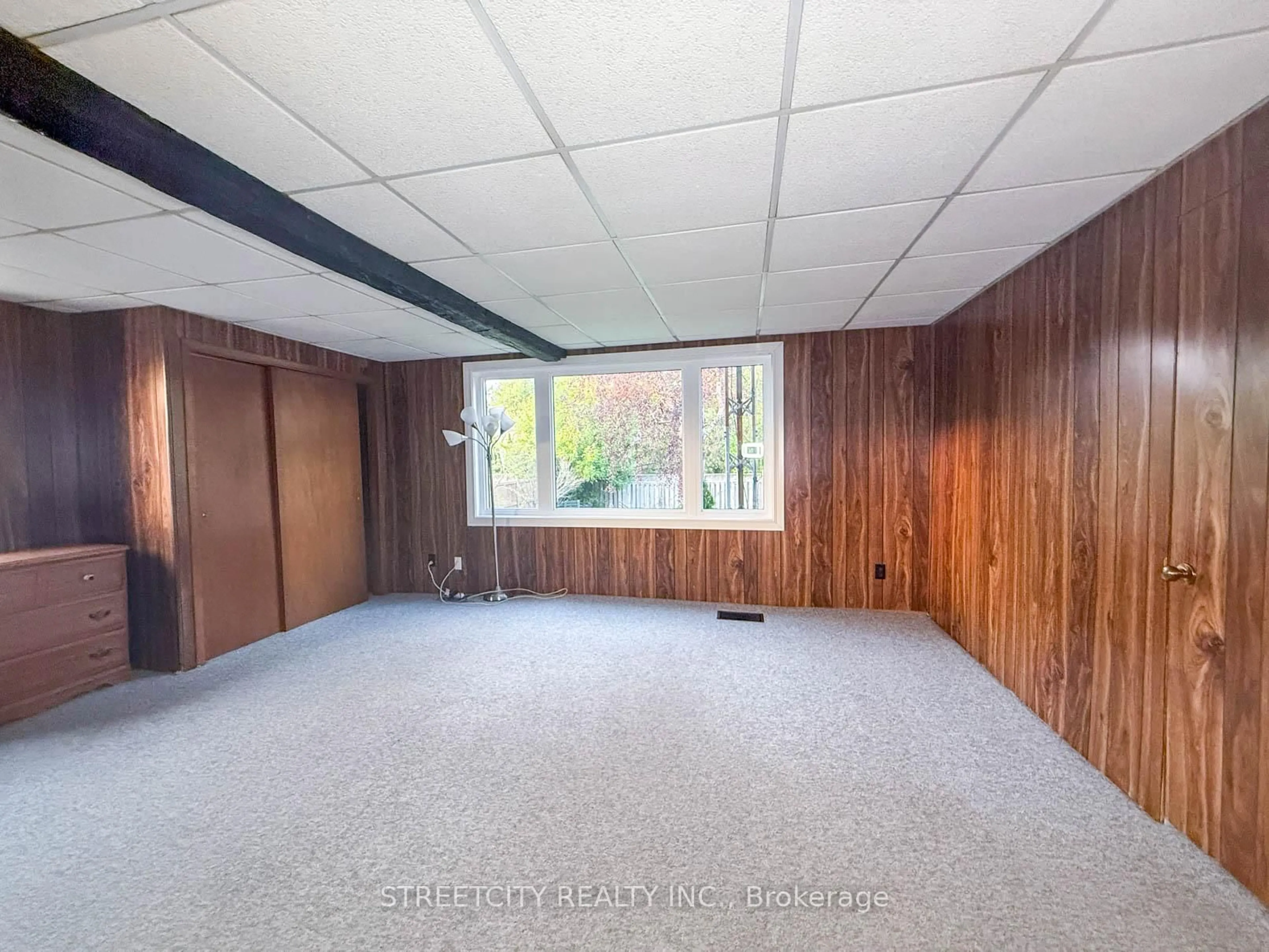 A pic of a room for 305 St Clair St, Chatham-Kent Ontario N7L 7R1