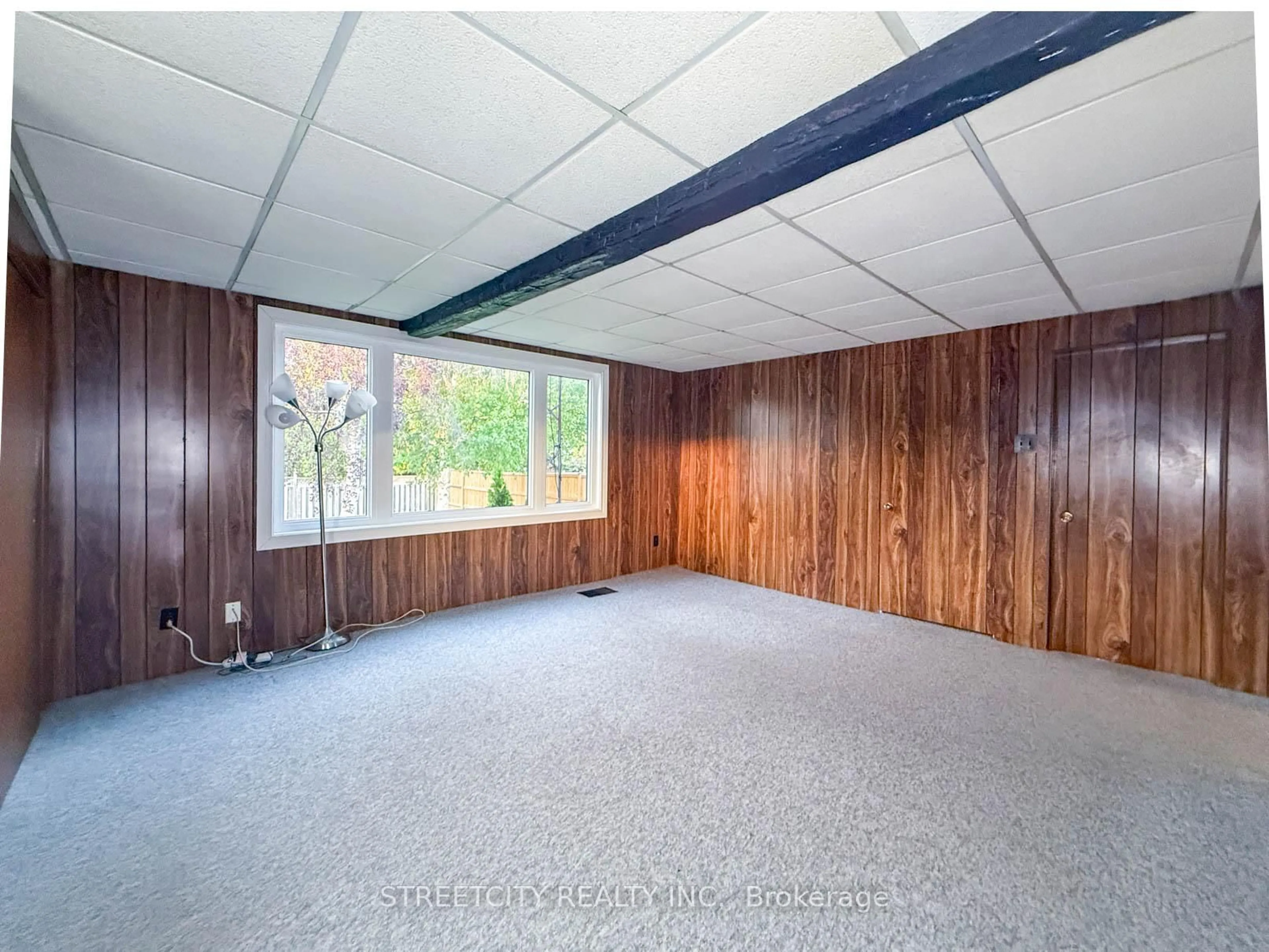 A pic of a room for 305 St Clair St, Chatham-Kent Ontario N7L 7R1