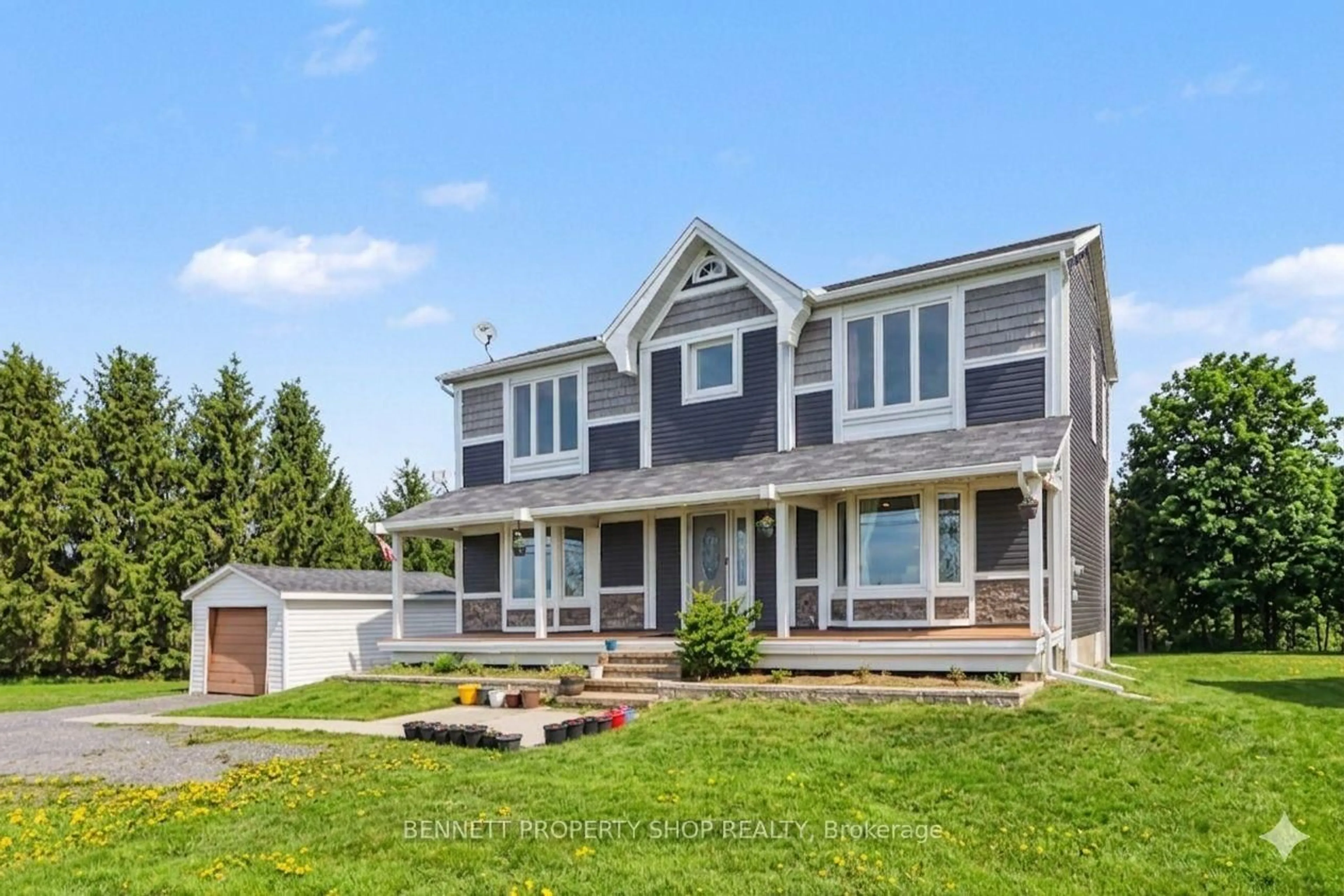 Home with vinyl exterior material, unknown for 406 County 9 Rd, Alfred and Plantagenet Ontario K0B 1L0