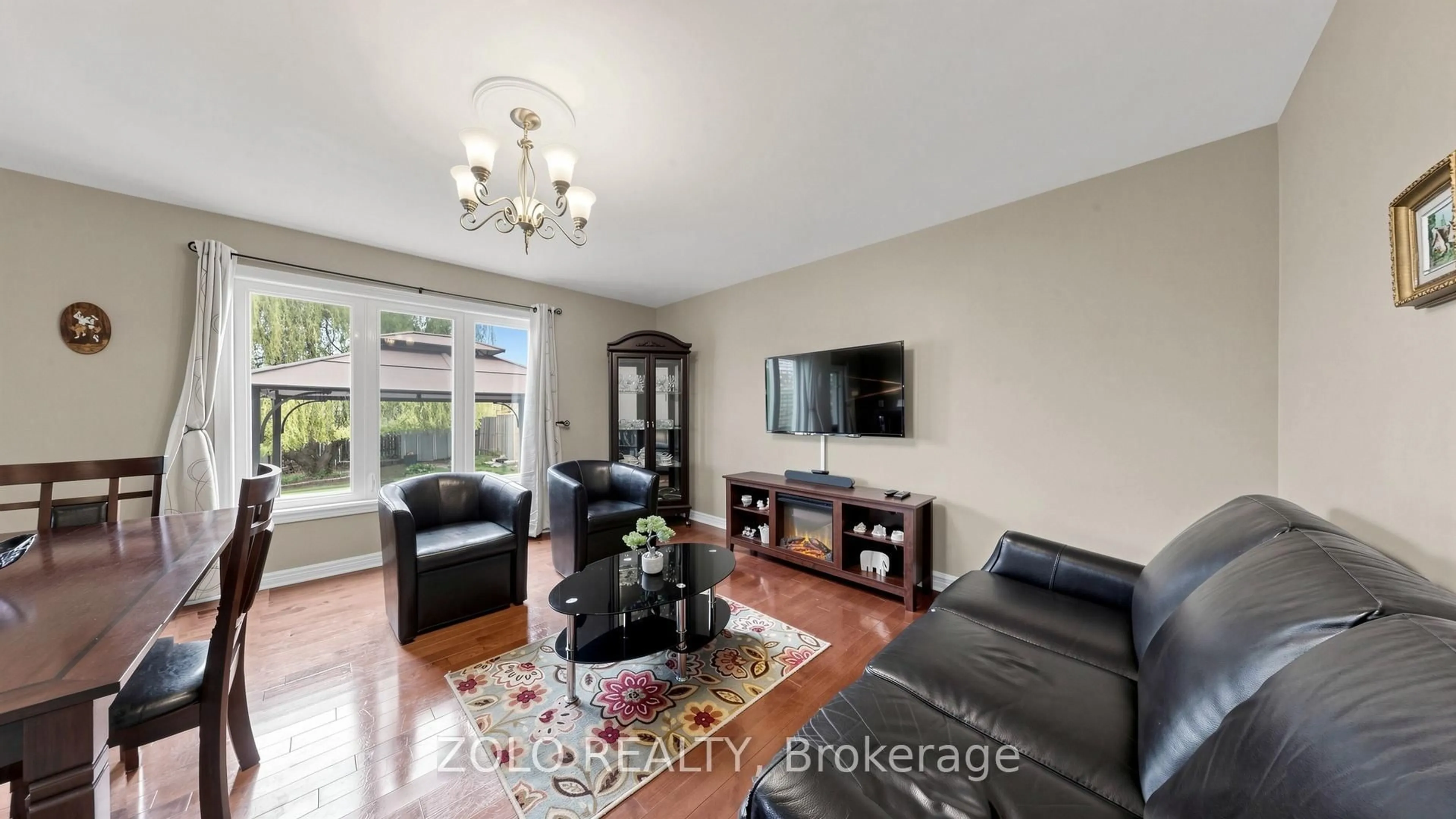 Living room with furniture, unknown for 5 Gaal Crt, Brantford Ontario N3T 6R4