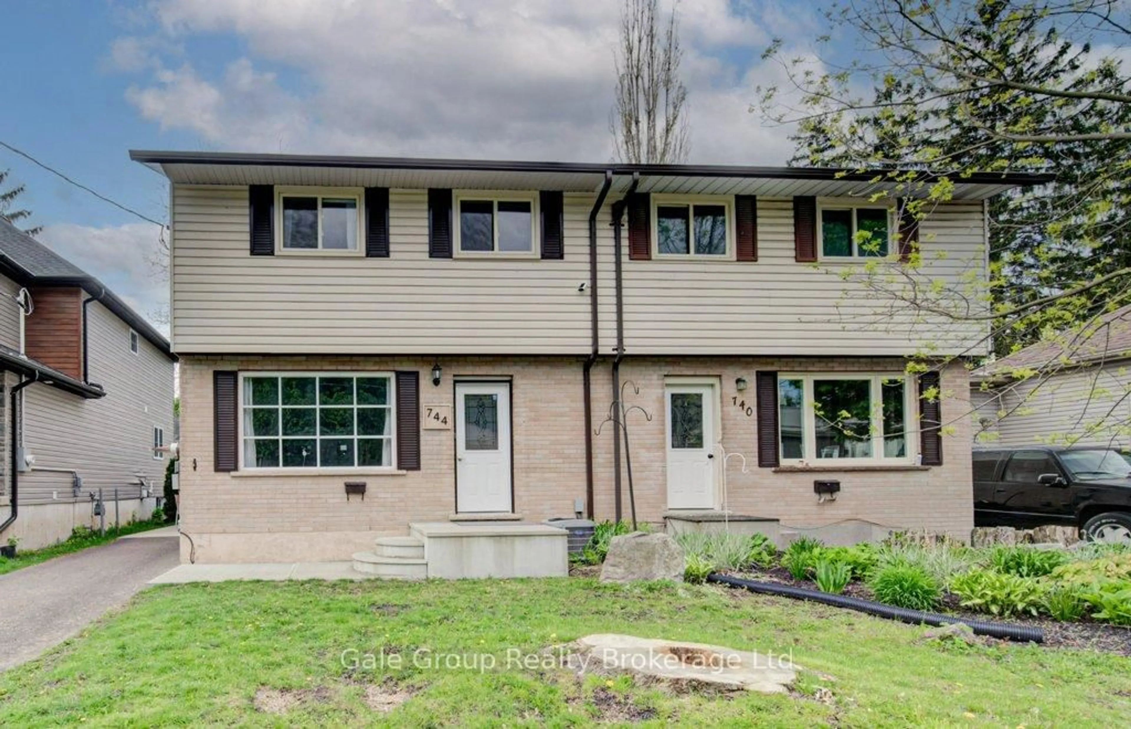 Unknown for 744 Nelson St, Woodstock Ontario N4S 4J1