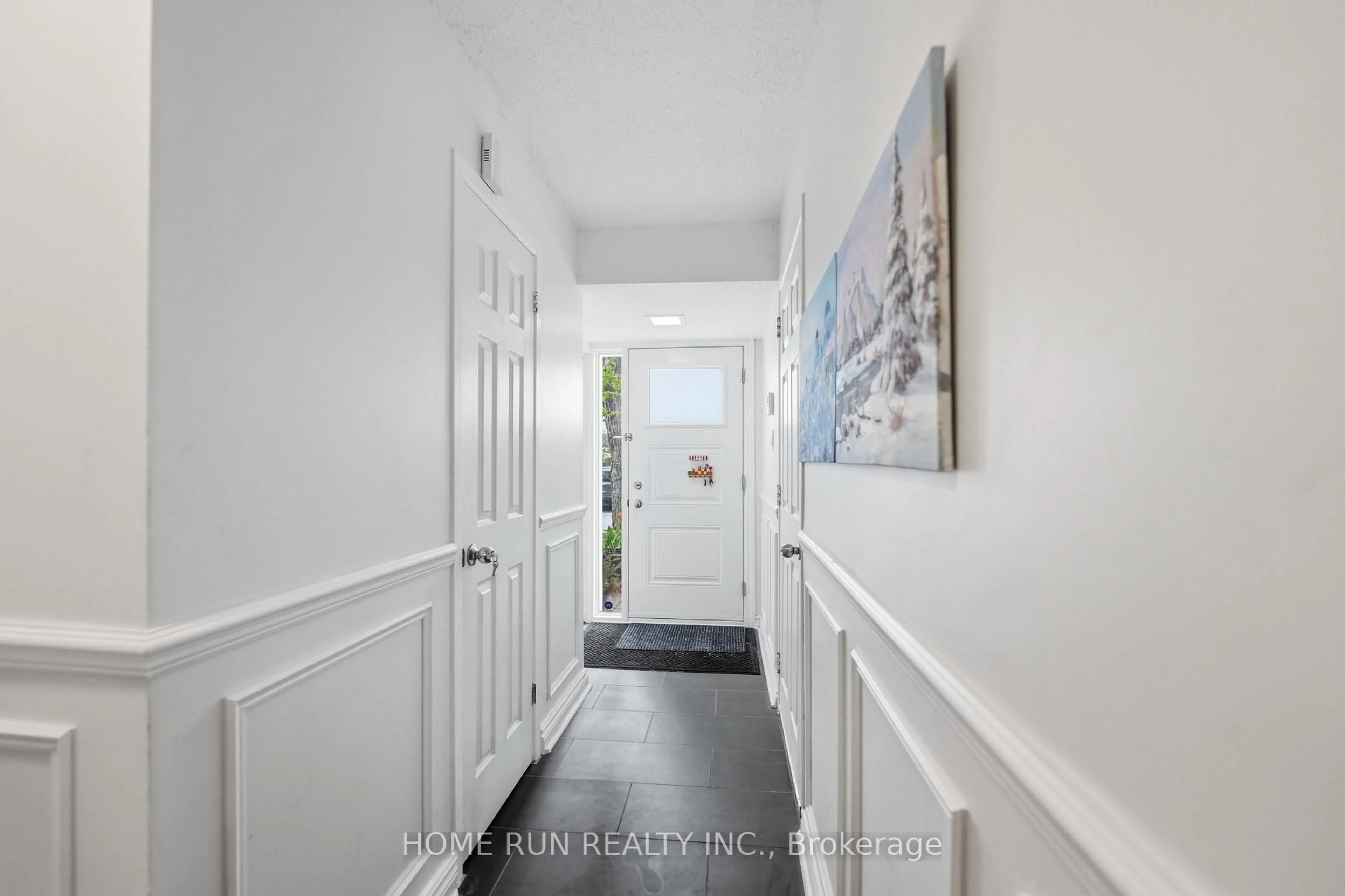 Indoor entryway for 52 Reaney Crt, Kanata Ontario K2K 1W8