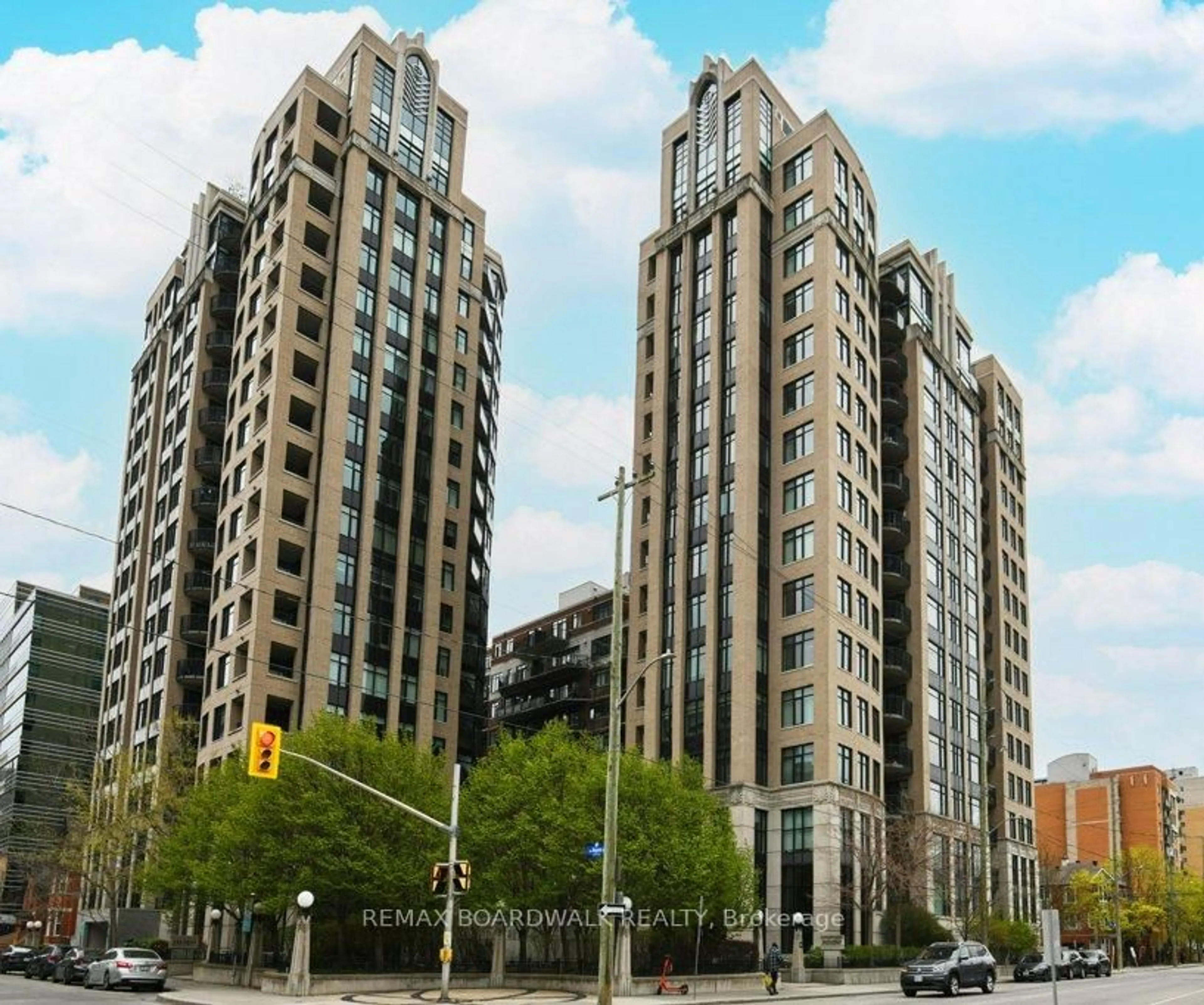 Unknown for 245 Kent St #702, Ottawa Ontario K2P 0A5