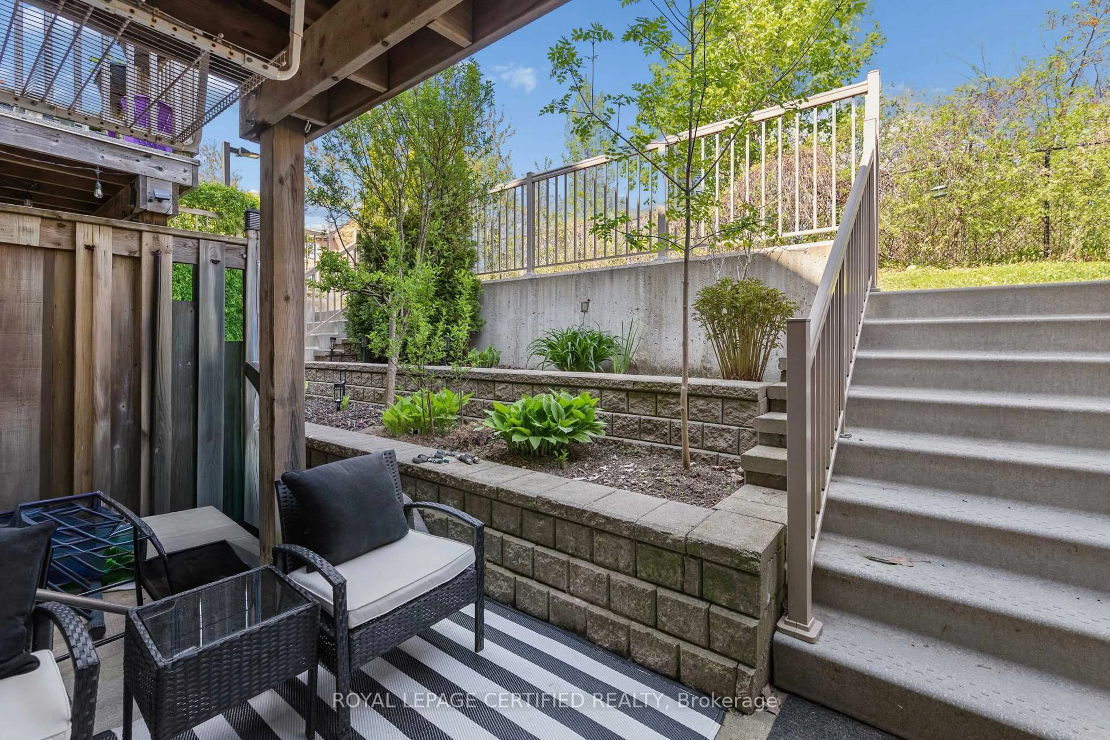 Patio, street for 35 Mountford Dr #60, Guelph Ontario N1E 0G6