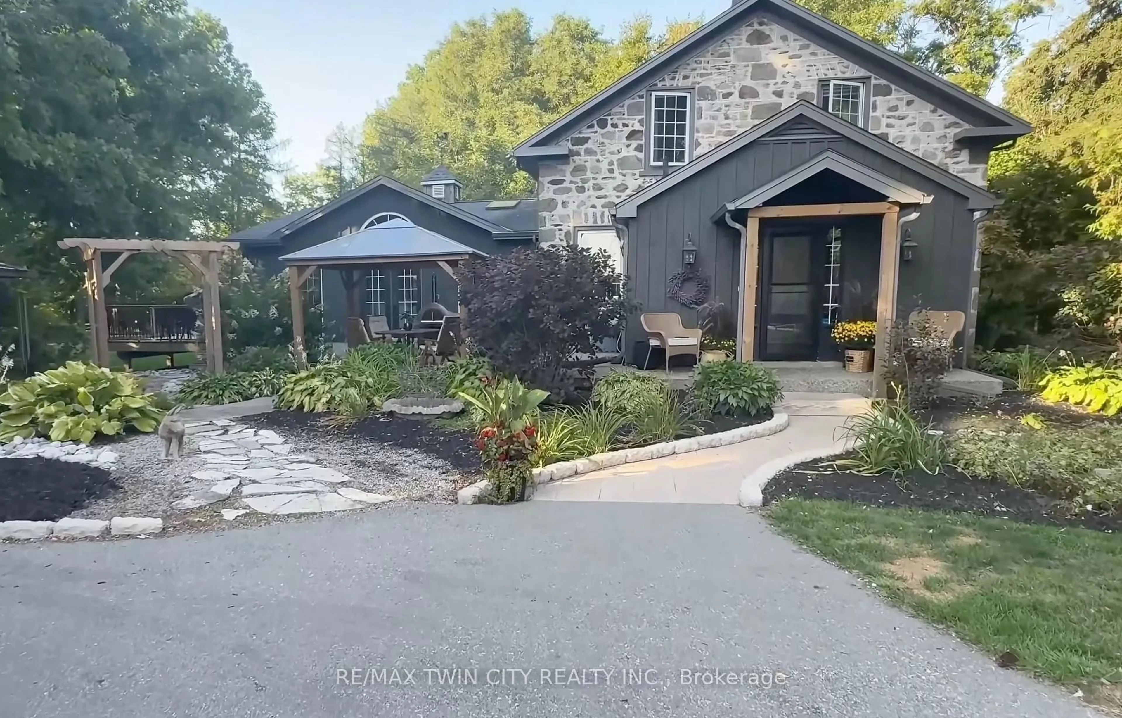 Unknown for 464 Piper St, North Dumfries Ontario N0B 1E0