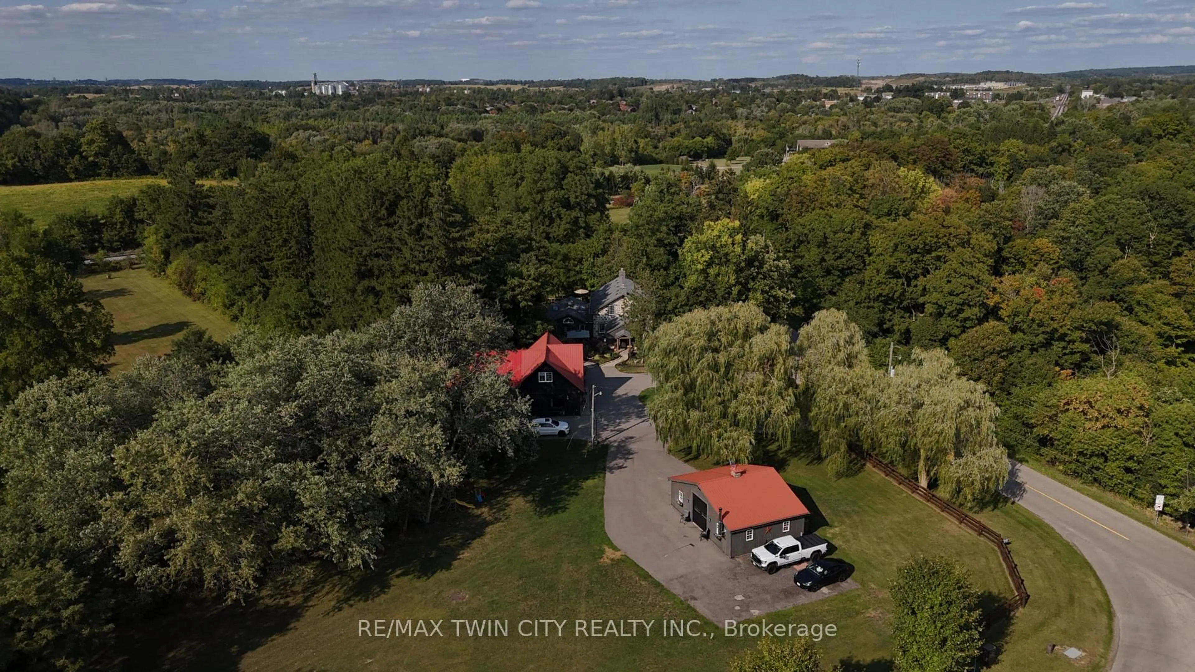 A pic from outside/outdoor area/front of a property/back of a property/a pic from drone, city buildings view from balcony for 464 Piper St, North Dumfries Ontario N0B 1E0