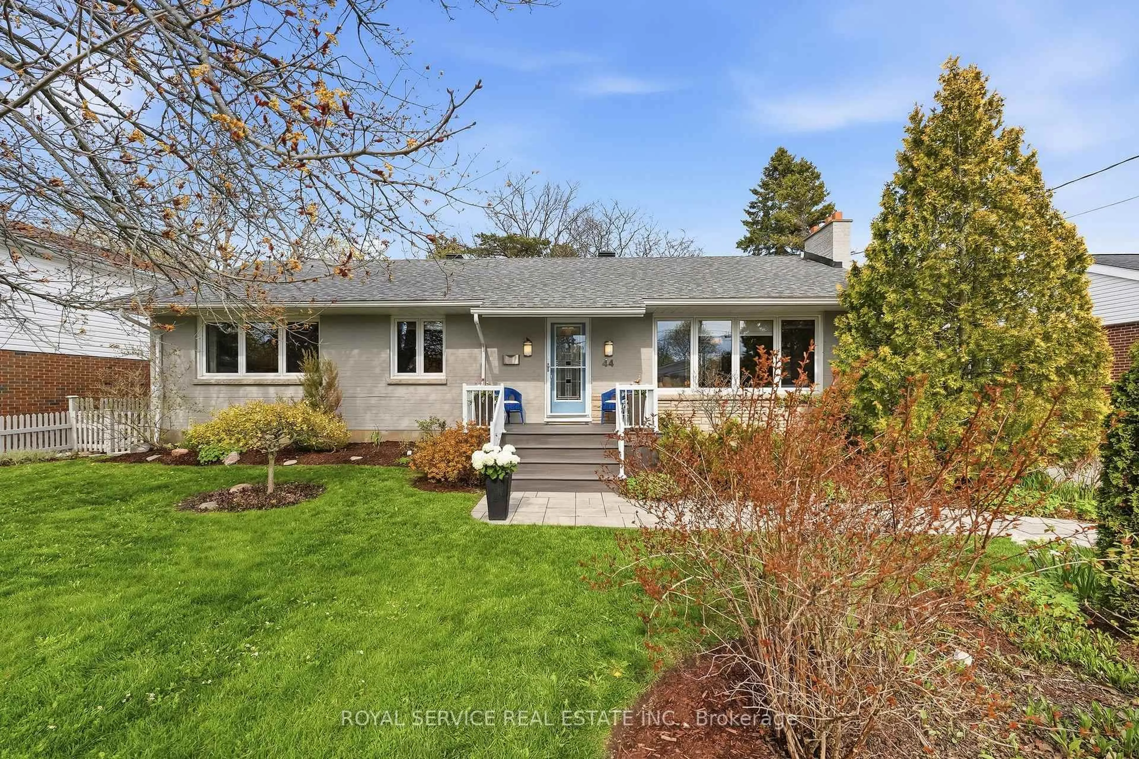 Home with vinyl exterior material, street for 44 Springbrook Rd, Cobourg Ontario K9A 4H7