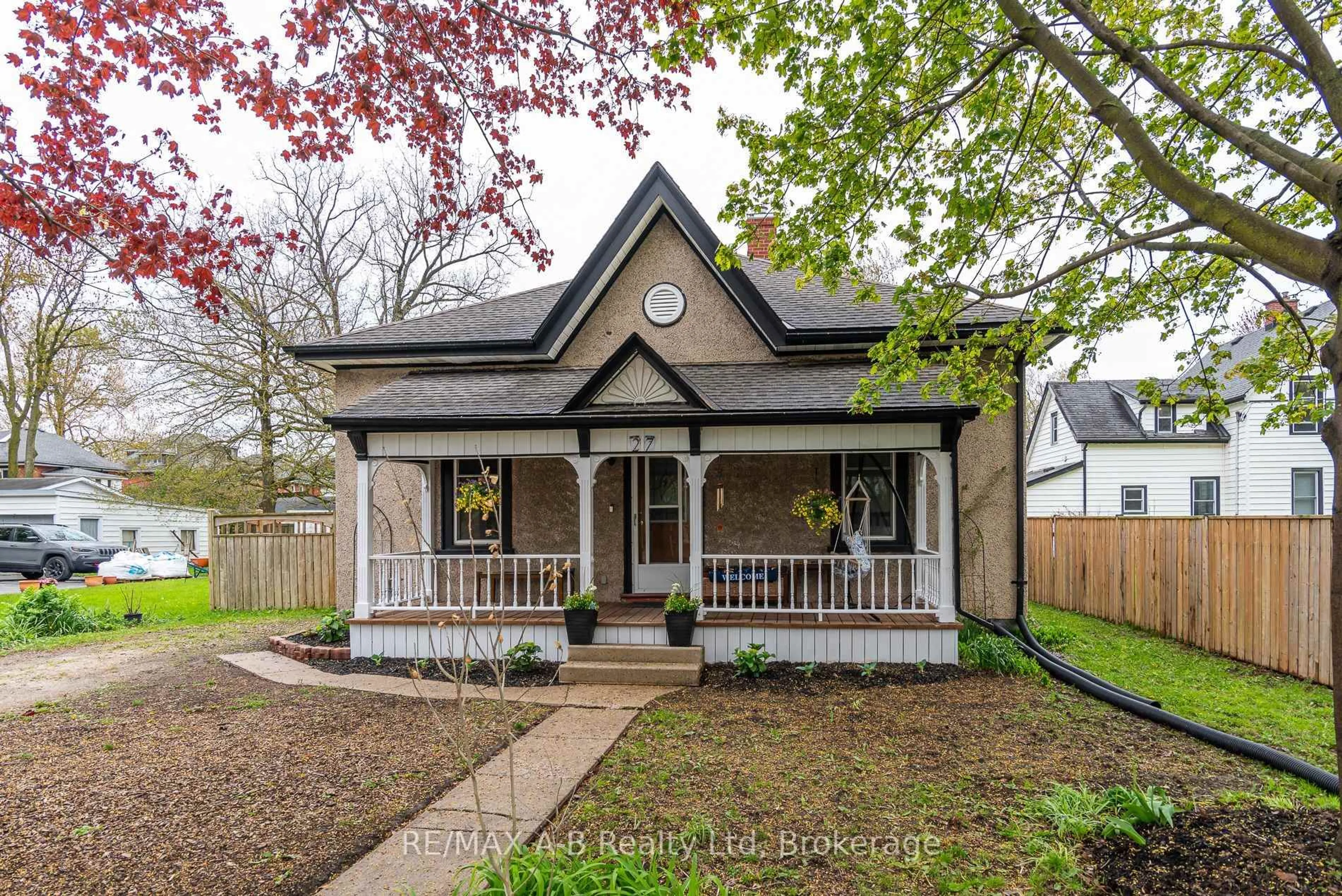 Home with vinyl exterior material, street for 27 HOME St, Stratford Ontario N5A 1Z8