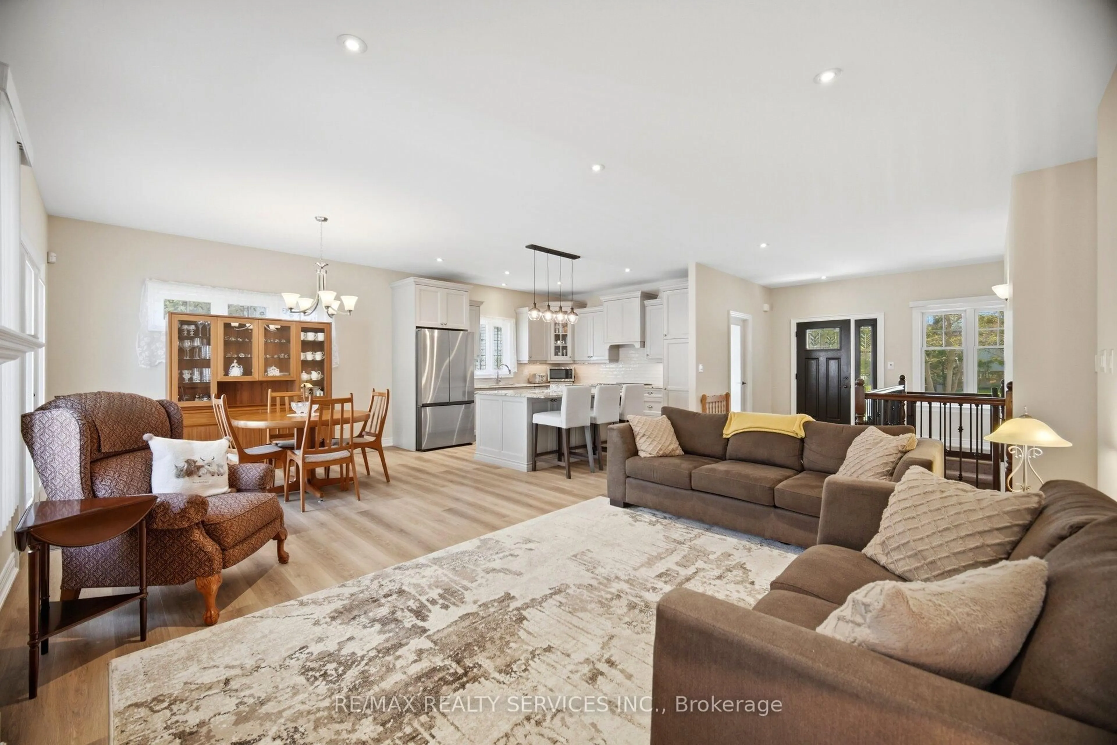 Open concept kitchen, unknown for 195 Burleigh Rd, Fort Erie Ontario L0S 1N0