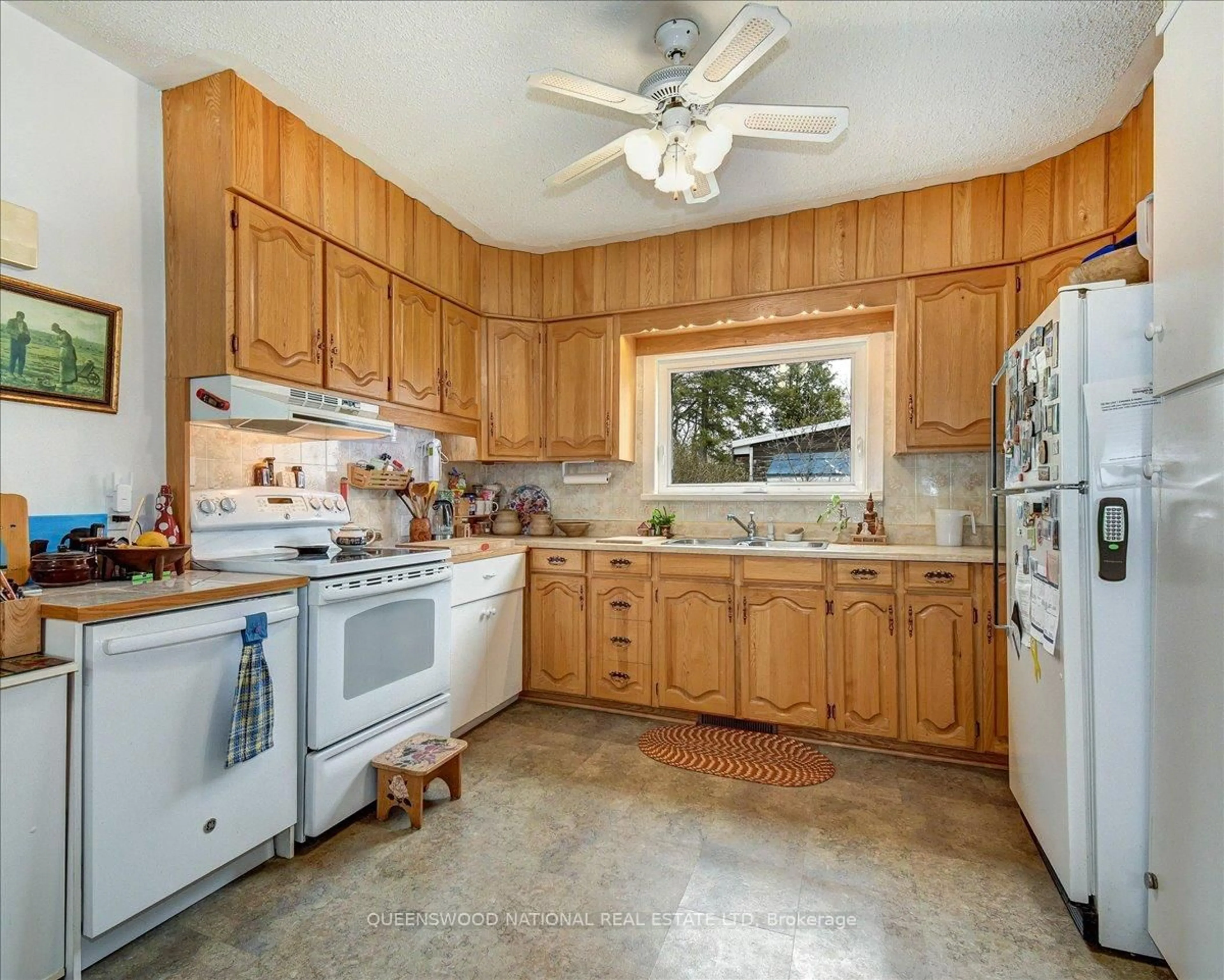 Standard kitchen, unknown for 26 North St, Killaloe Ontario K0J 2A0