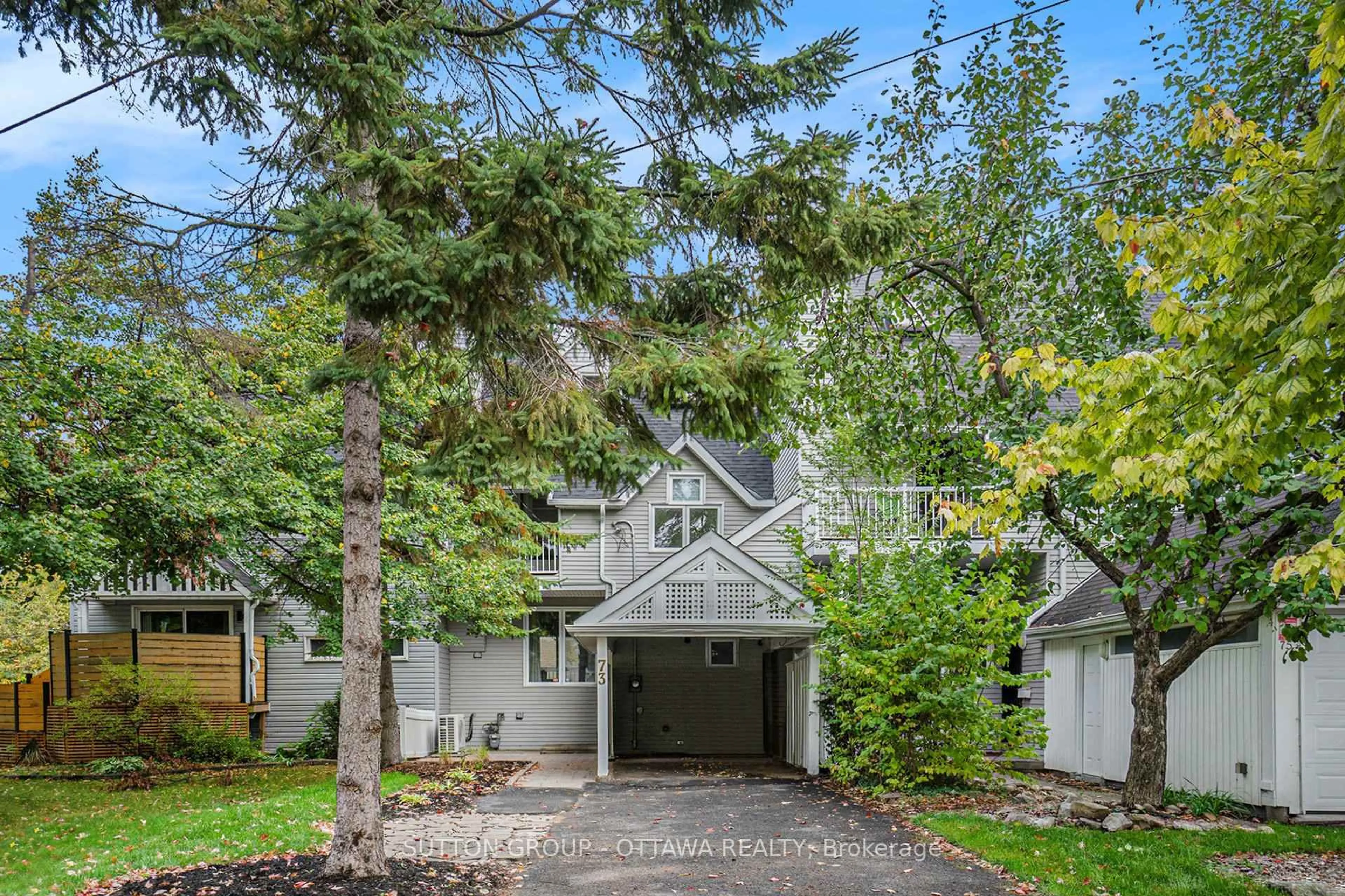 A pic from outside/outdoor area/front of a property/back of a property/a pic from drone, unknown for 73 Scrivens St, Ottawa Ontario K2B 8N2