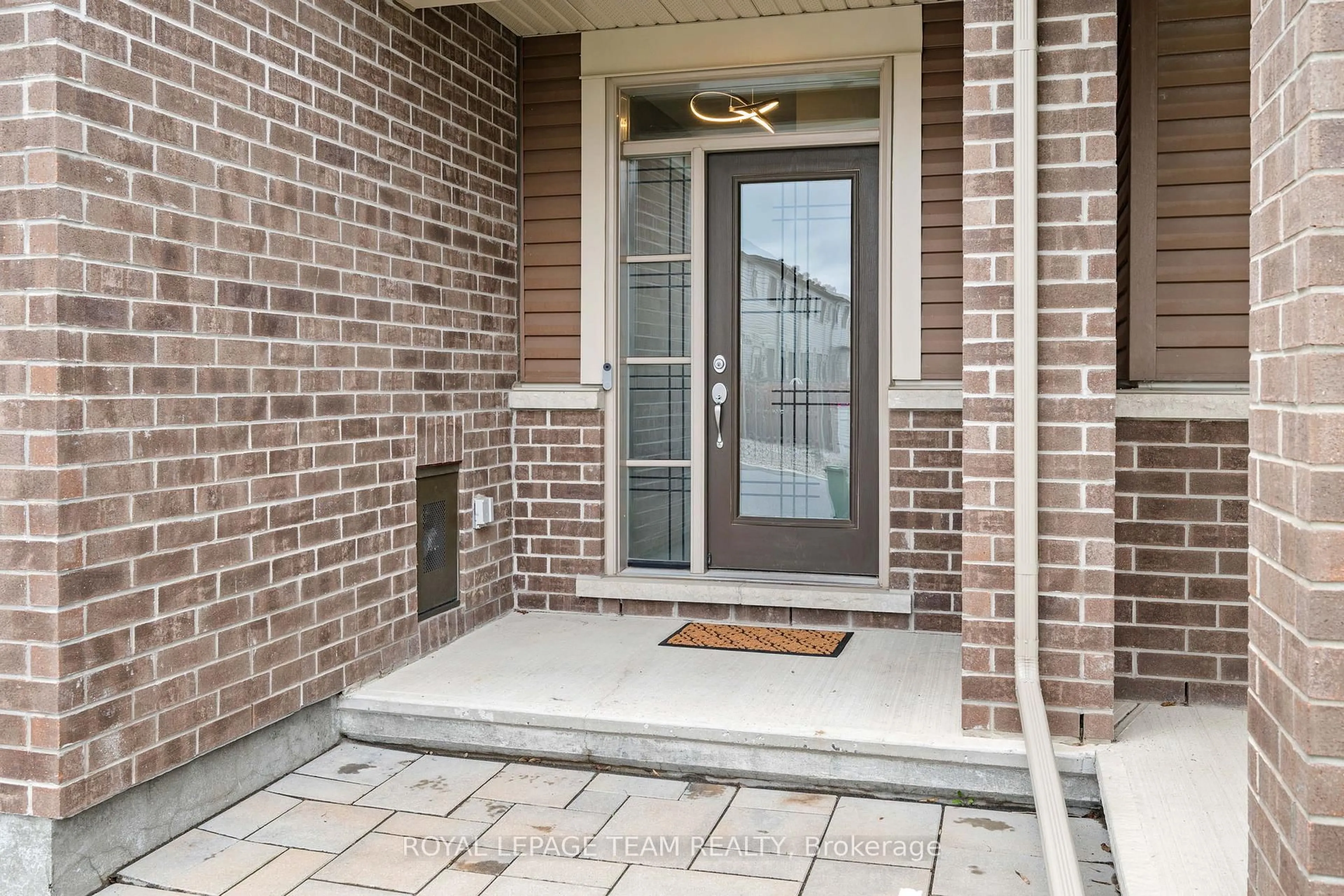 Indoor entryway for 233 Mountain Sorrel Way, Orleans Ontario K4A 1H3
